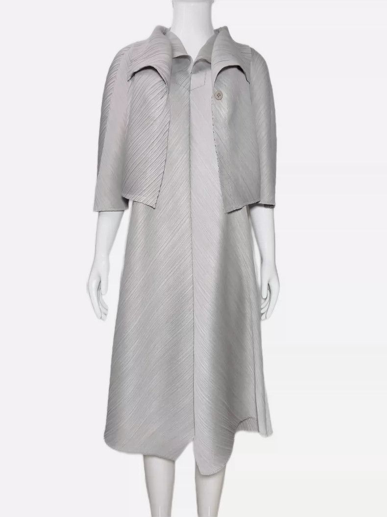 Issey Miyake Issey Miyake size:3 Grey pleated cardigan Size S / US 4 / IT 40 - 1 Thumbnail