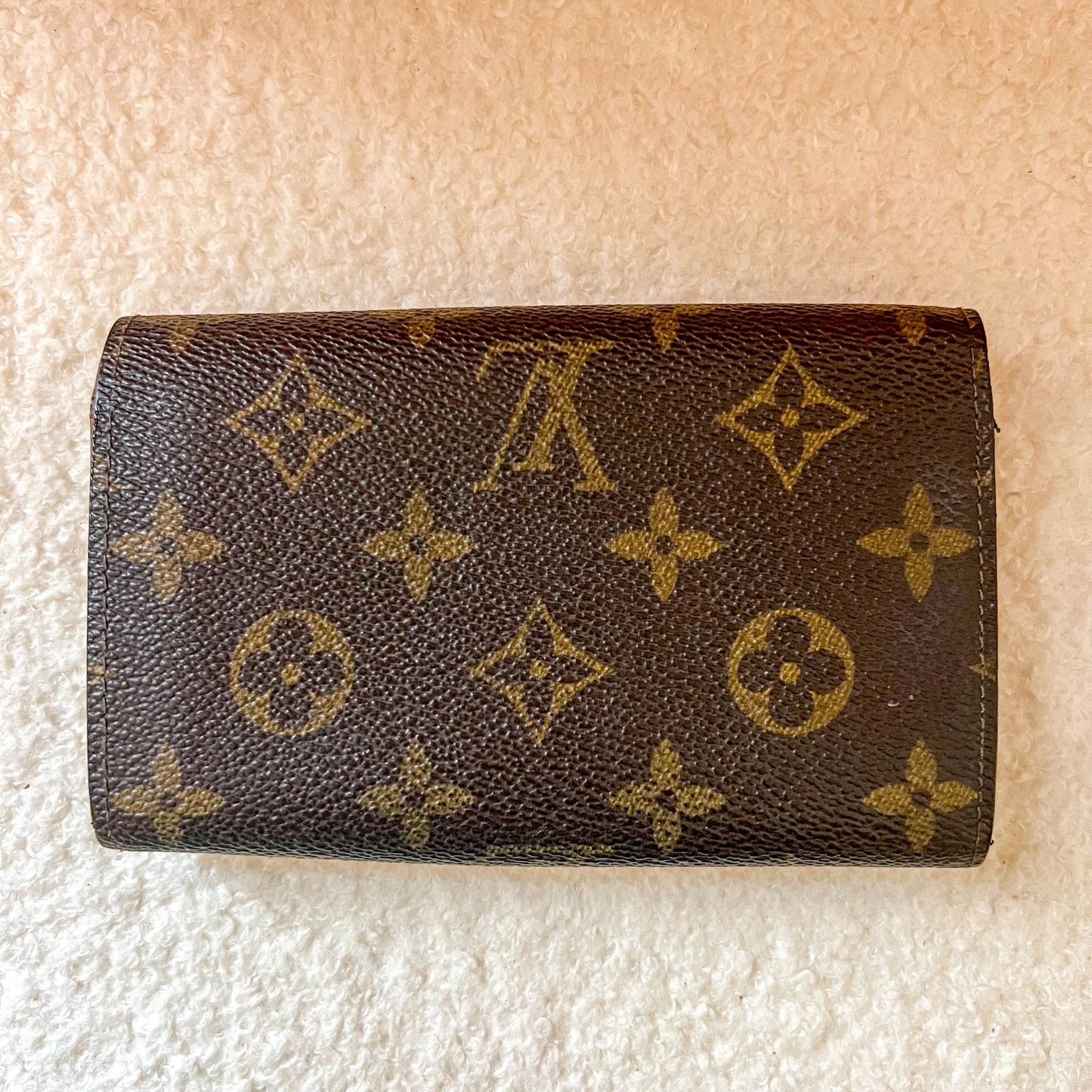Louis Vuitton Authentic Louis Vuitton Porte Monnaie Monogram Bifold Wallet Size ONE SIZE - 3 Thumbnail
