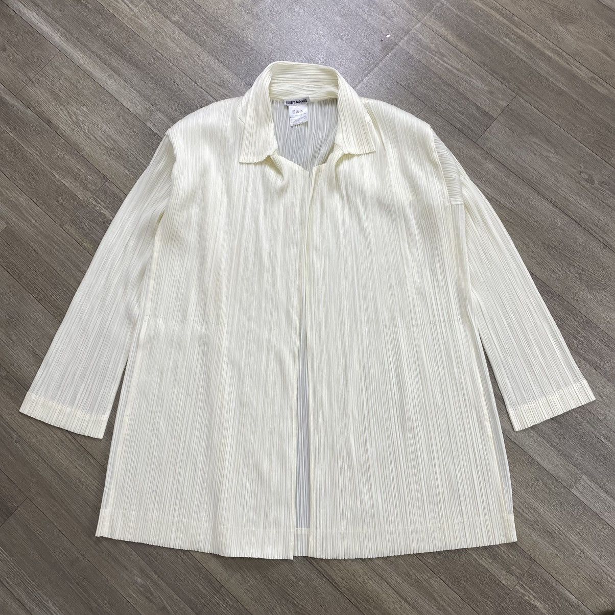 Issey Miyake Vintage Pleats Please Issey Miyake Luxury White Cardigan Size M / US 6-8 / IT 42-44 - 2 Thumbnail