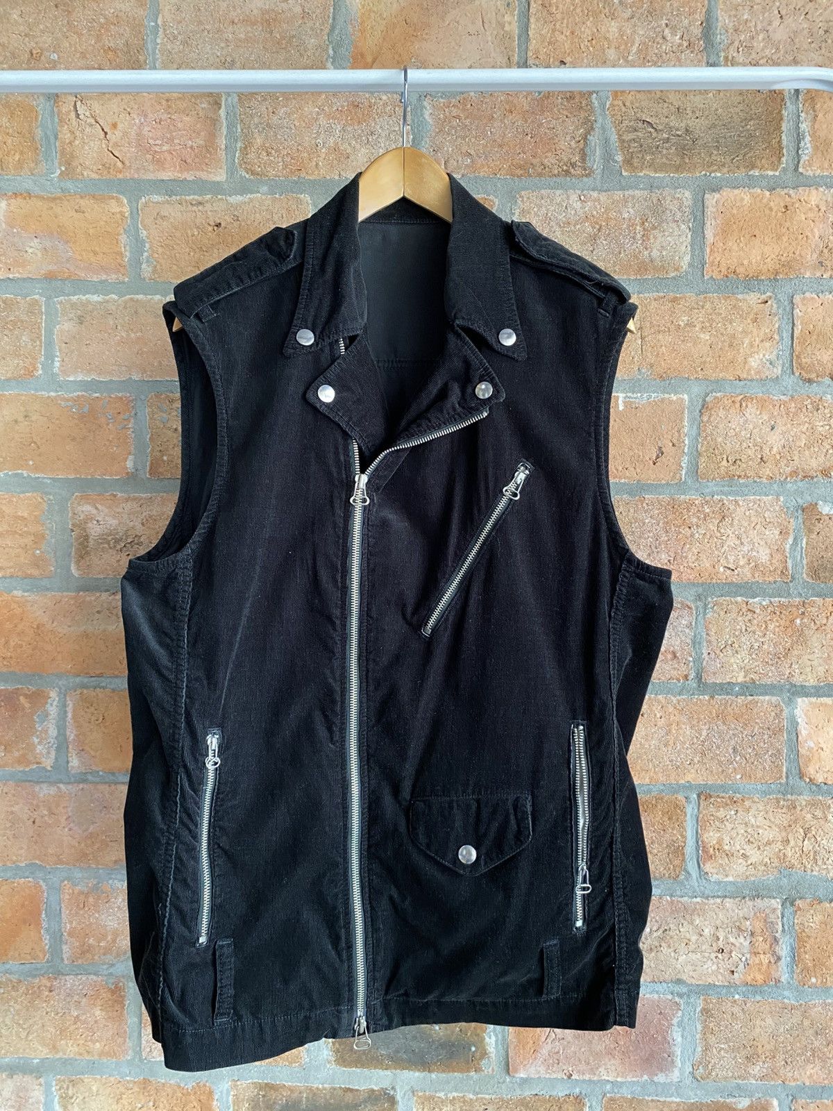 American Rag American ragcie Black Corduroy Cool Vest Size US L / EU 52-54 / 3 - 1 Thumbnail