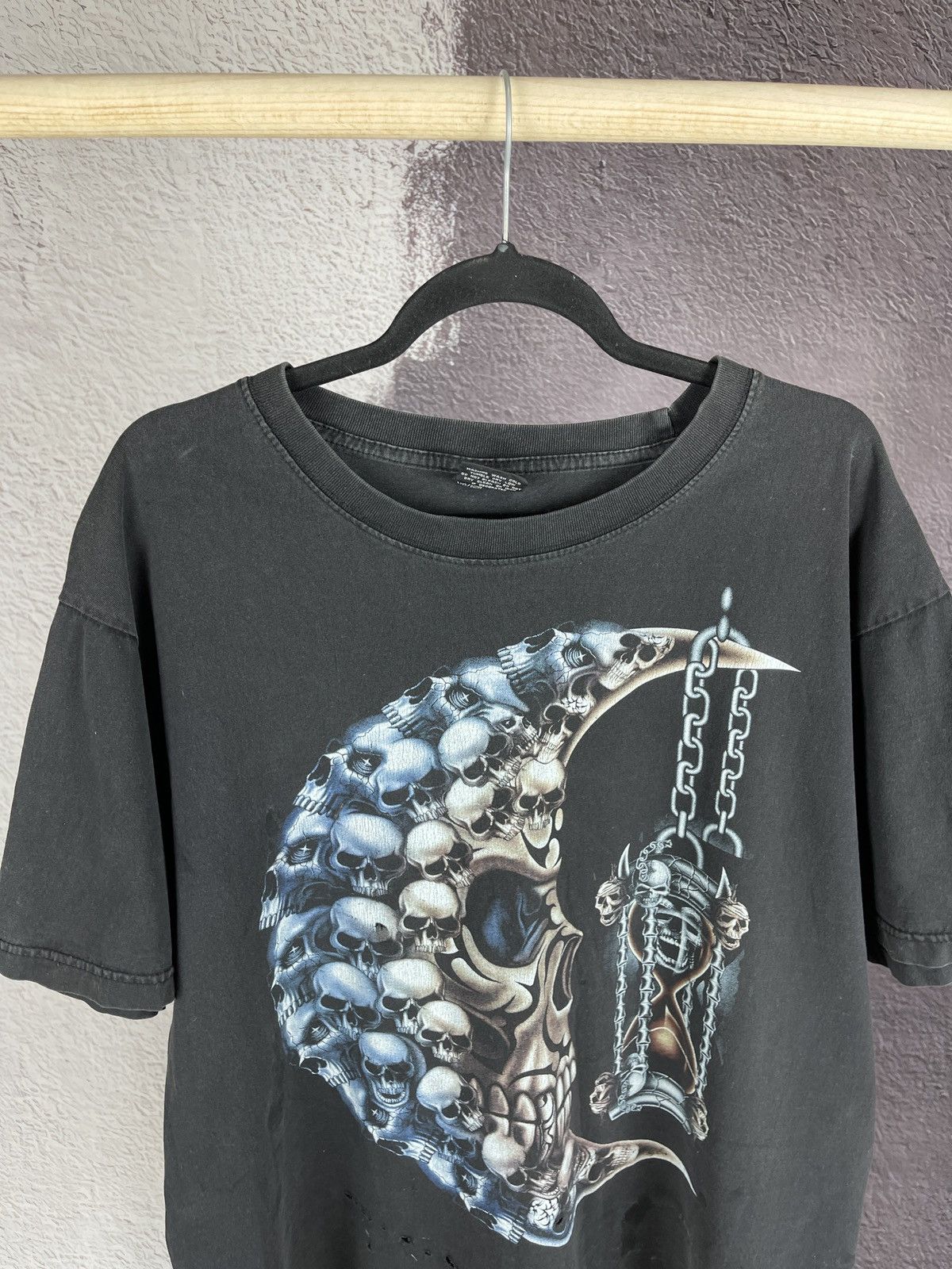 Vintage Vintage Moon Skull Sand Clock Design Distressed Rock tee Size US XL / EU 56 / 4 - 4 Thumbnail