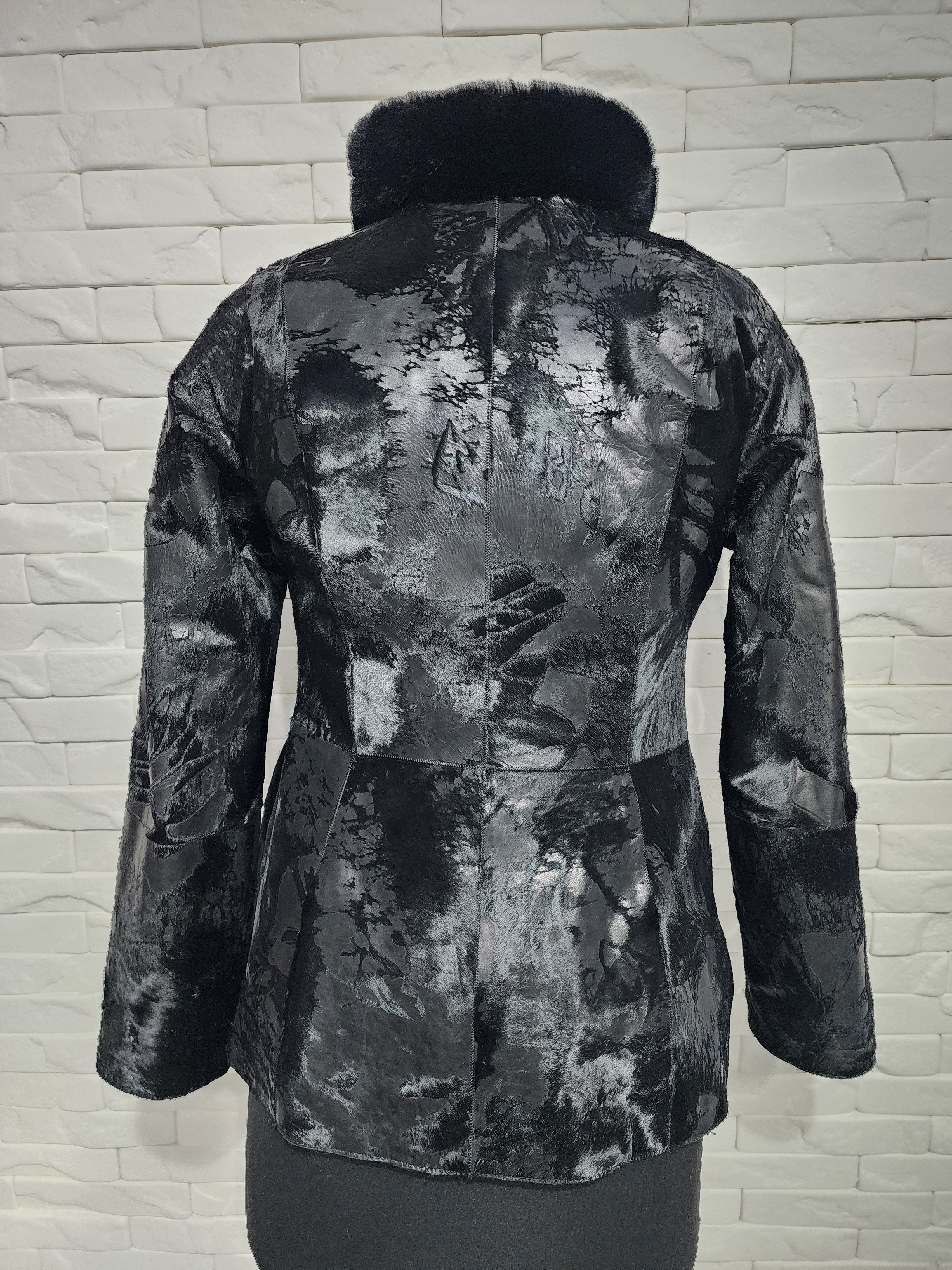 Genuine Leather Women's black fur coat. Size M / US 6-8 / IT 42-44 - 3 Thumbnail