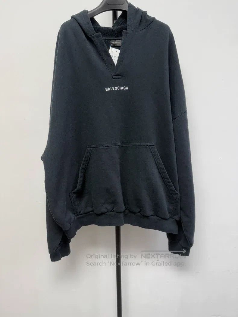 Balenciaga Balenciaga Drop Shoulder Embroidered Hoodie Sweatshirt Bla Size US M / EU 48-50 / 2 - 1 Thumbnail