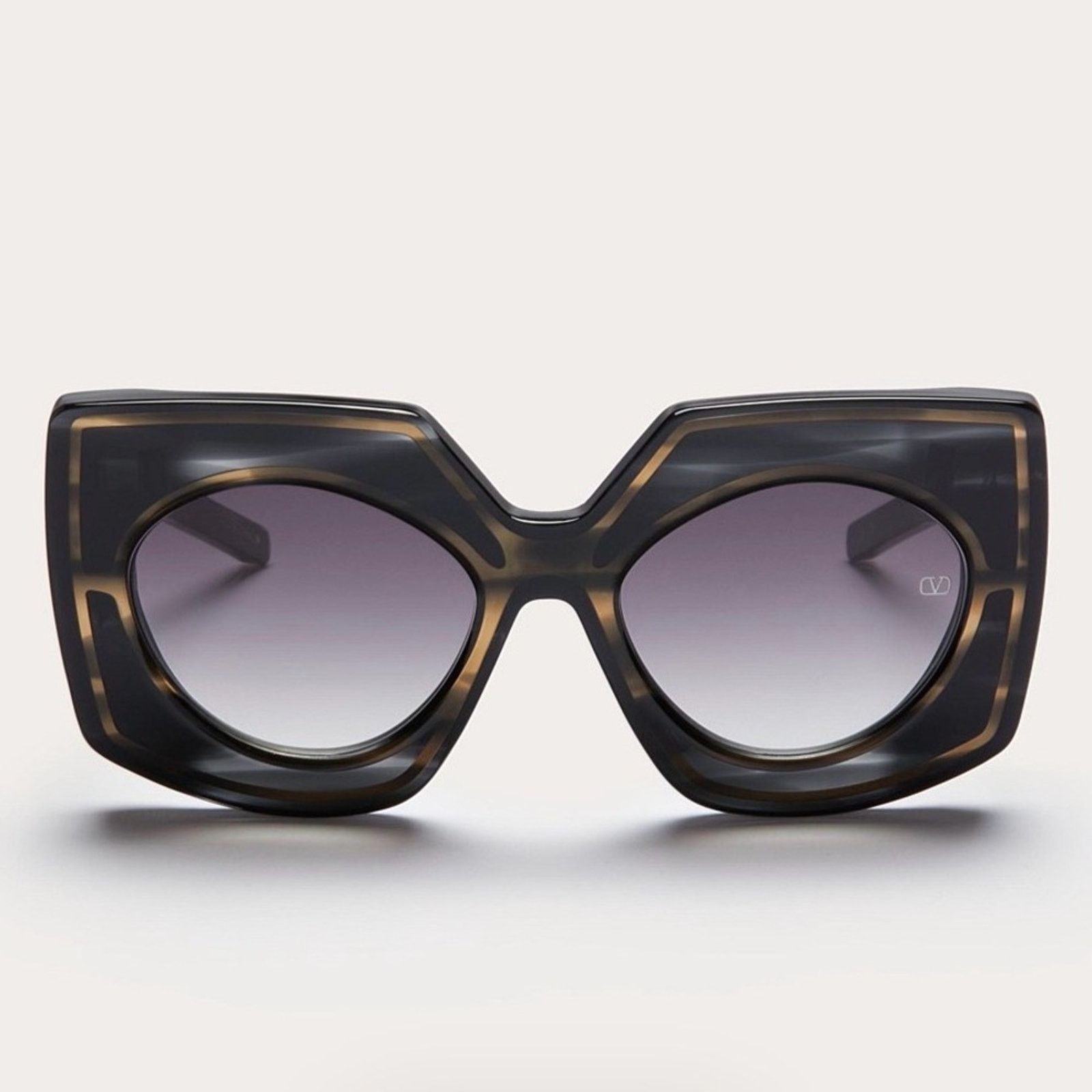 Valentino New! Valentino V SOUL VLS 127A Black Sunglasses, Authentic Size ONE SIZE - 4 Thumbnail