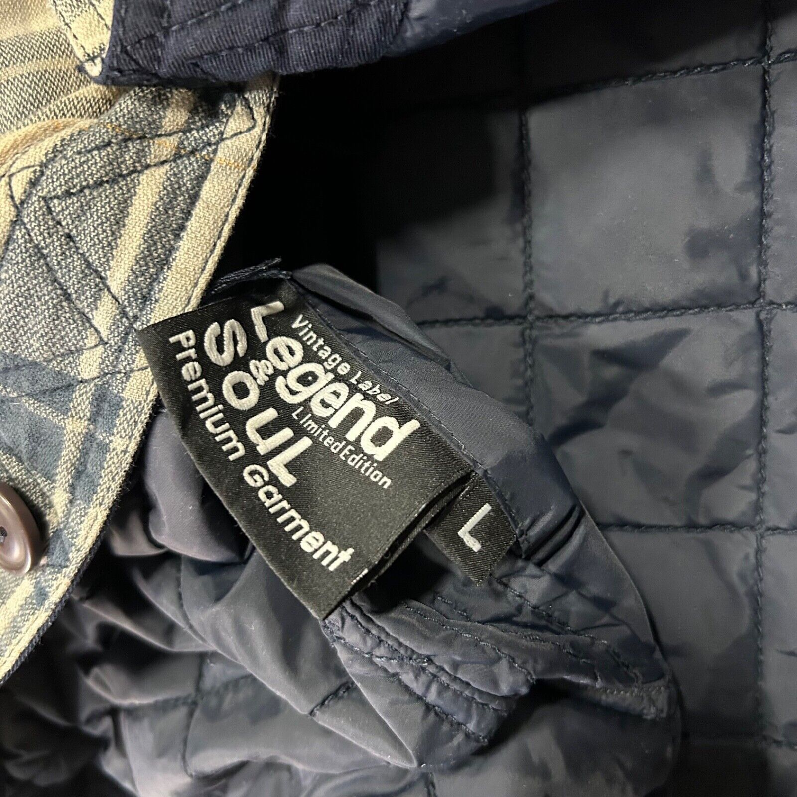 Vintage Thrashed Flannel Jacket Quilt Lined Button Up Plaid y2k Size US L / EU 52-54 / 3 - 3 Thumbnail