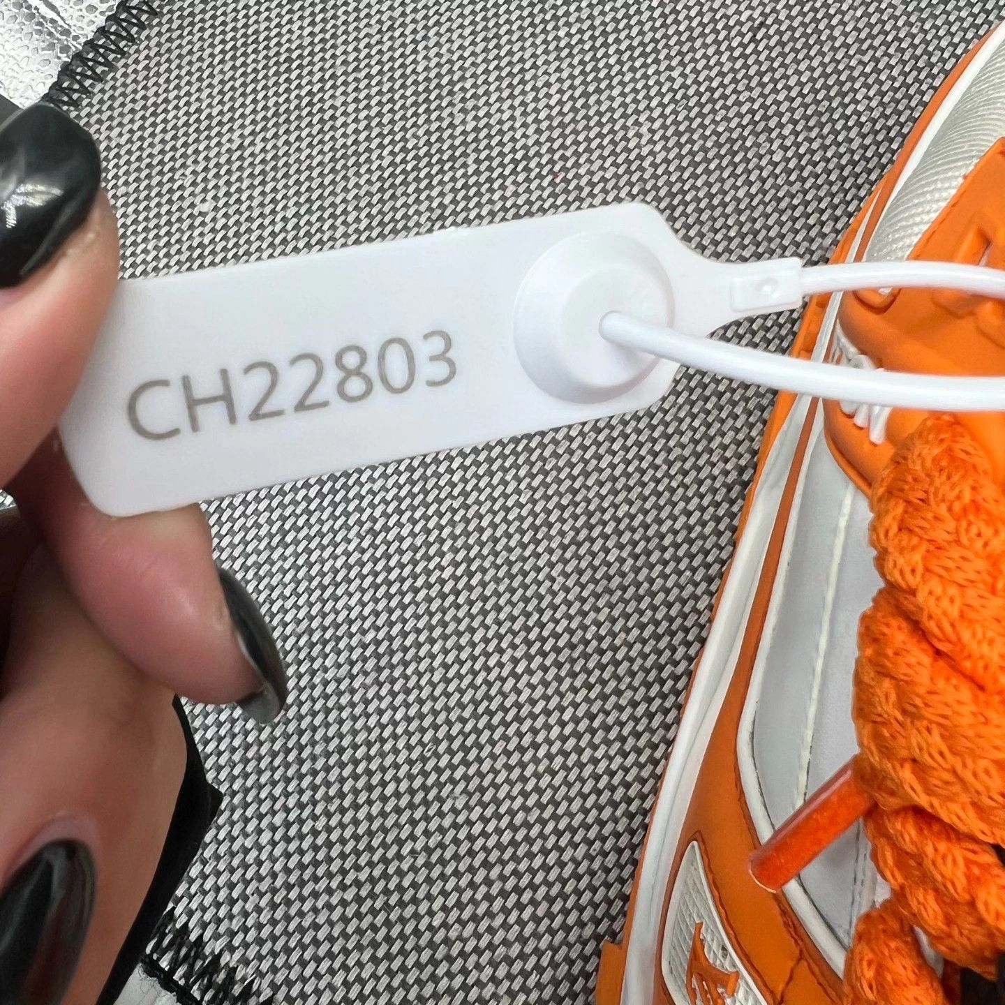 Louis Vuitton LV Trainer Maxi White Orange Clefable 5.5/39.5 Size US 6.5 / EU 39-40 - 9 Thumbnail