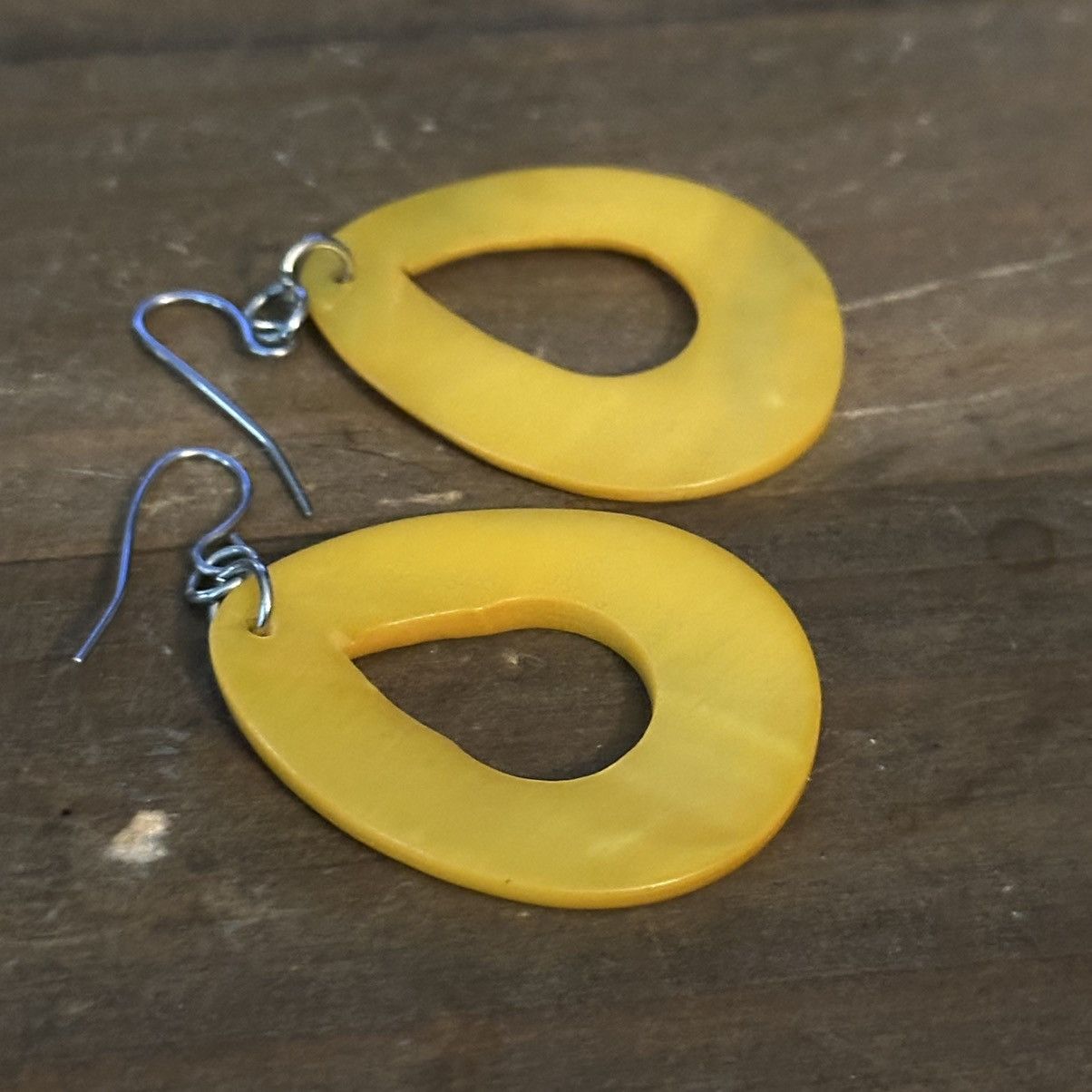 Other Mother of Pearl cut out teardrop dangle earrings Size ONE SIZE - 4 Thumbnail