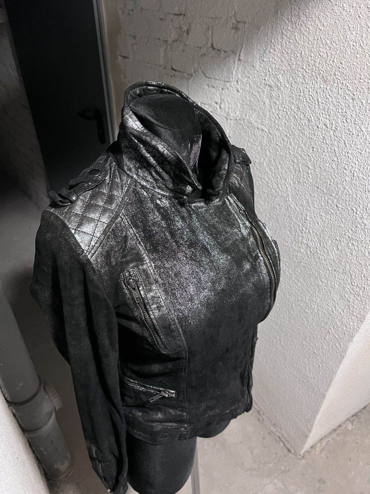 Rick Owens Faded Metallic Real Leather Asymmetrical Zip Cropped Jacket Size S / US 4 / IT 40 - 4 Thumbnail