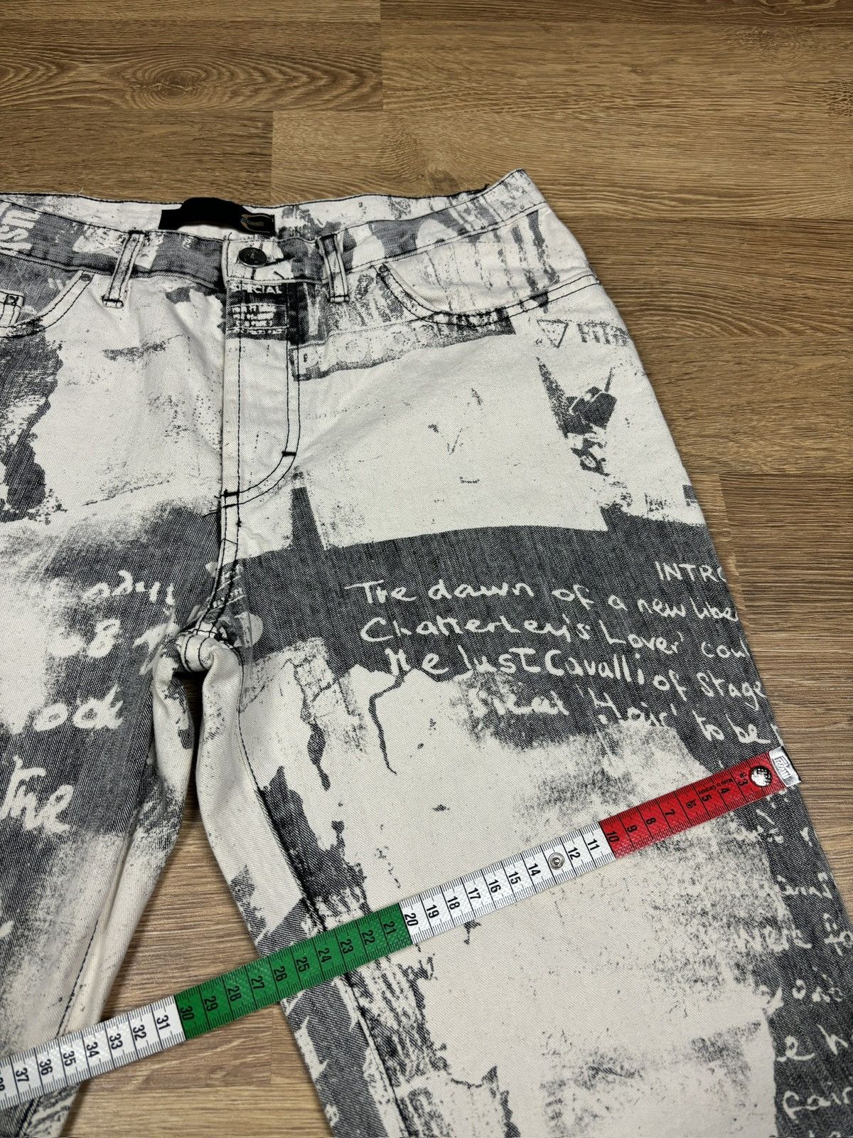 Just Cavalli 2000s Just Cavalli Newspaper Print Flared Denim Jeans Size US 35 - 7 Thumbnail