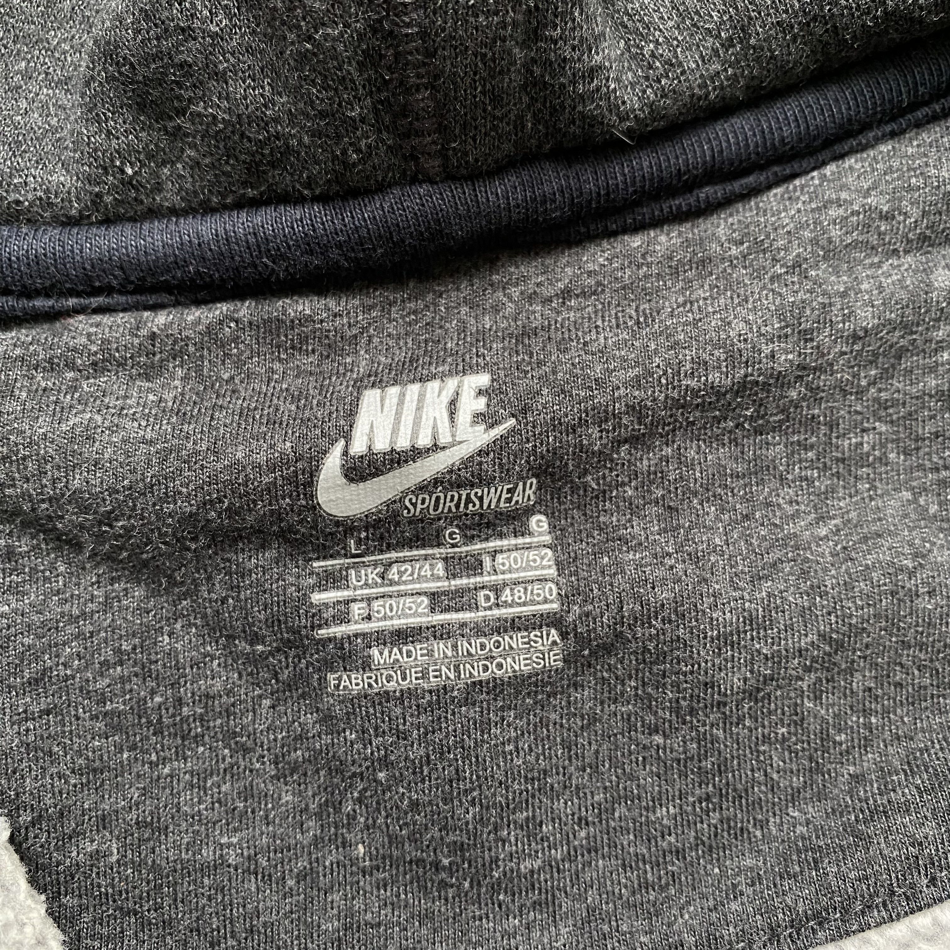 Nike Vintage Nike Zip Hoodie mini swoosh Y2k opium Size US L / EU 52-54 / 3 - 6 Thumbnail