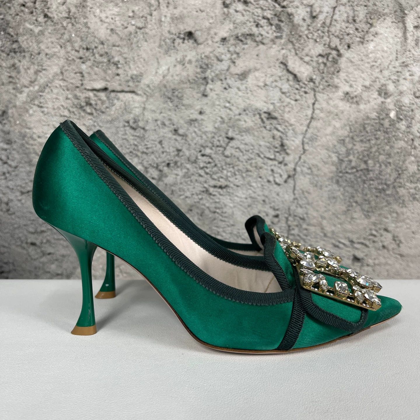 Roger Vivier Roger Vivier RV Crystal Buckle Pumps 36.5 Size US 6 / IT 36 - 2 Thumbnail