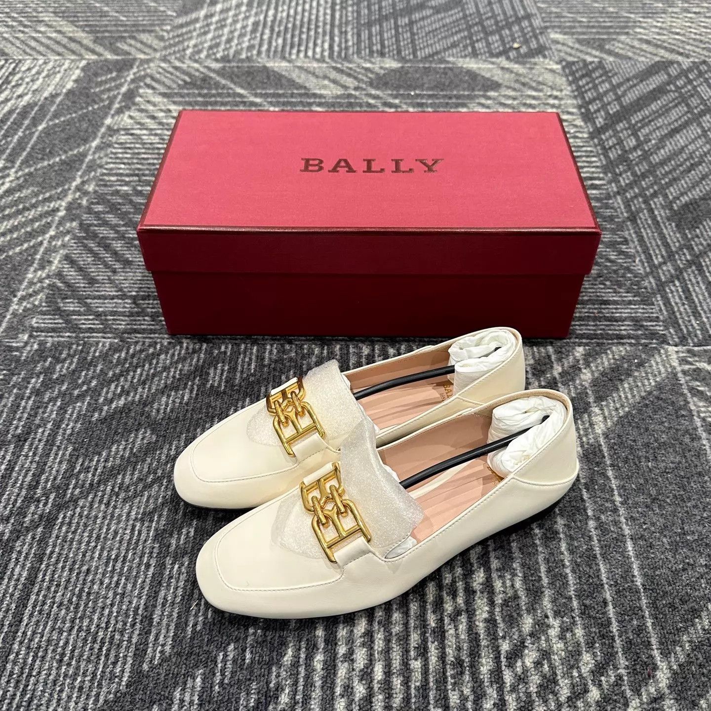 Bally Bally Ellah Flat Loafer EU35 New with box Size US 4.5 / IT 34.5 - 1 Thumbnail