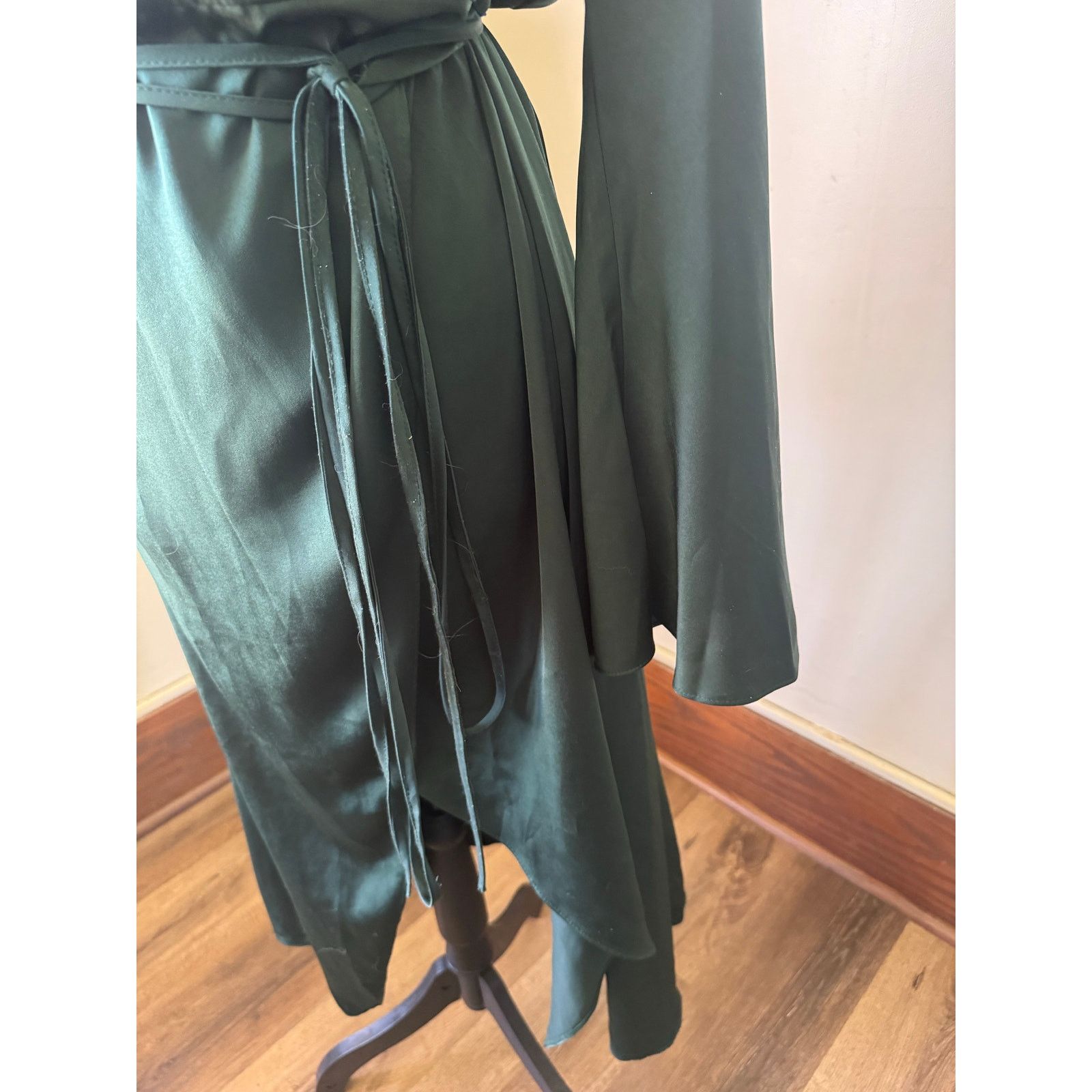 Asos NWT ASOS DESIGN Forest Green Satin Wrap Midi Dress US 8 Size M / US 6-8 / IT 42-44 - 3 Thumbnail