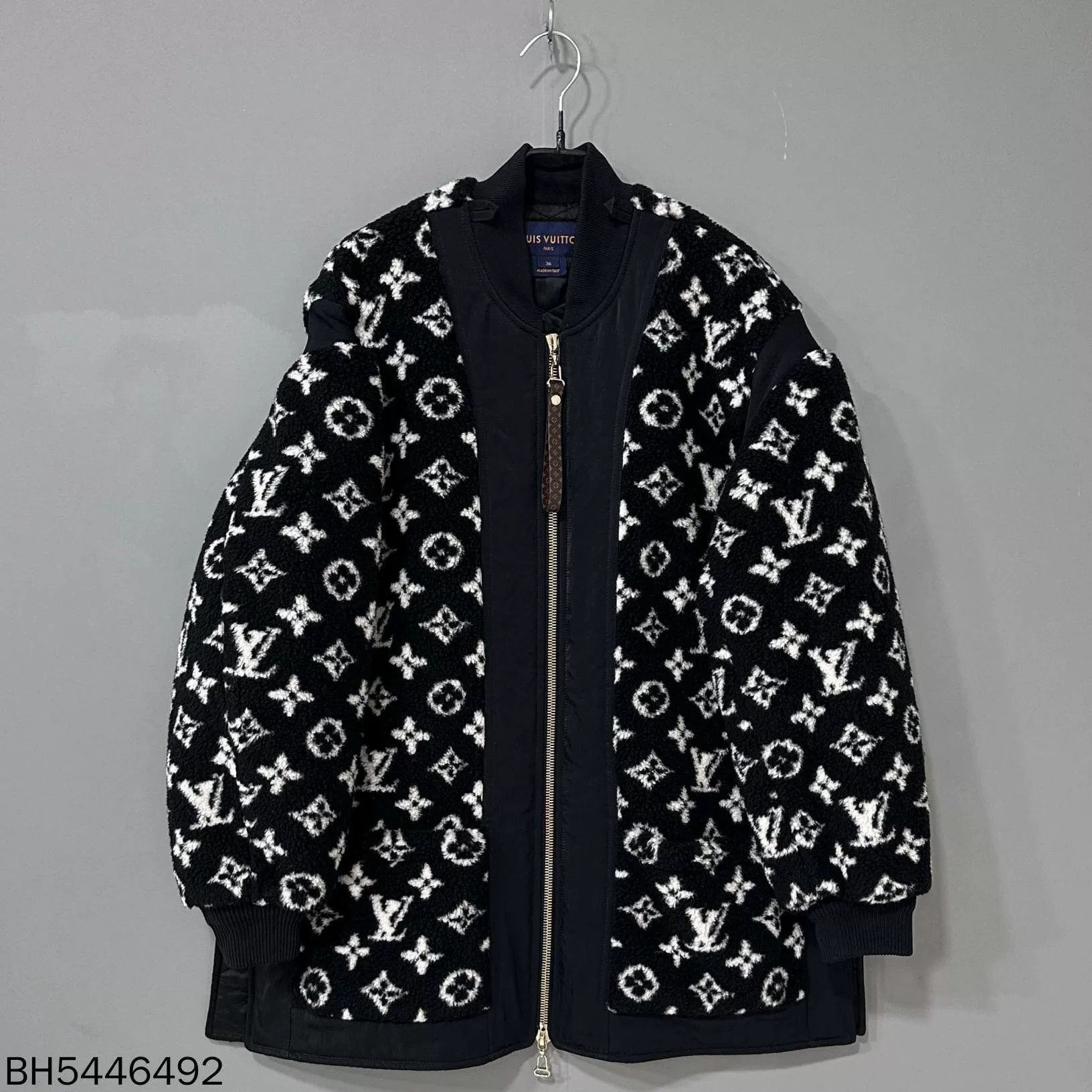 Louis Vuitton Louis Vuitton FW25 Printed Stand Collar Jacket Size XS / US 0-2 / IT 36-38 - 1 Thumbnail