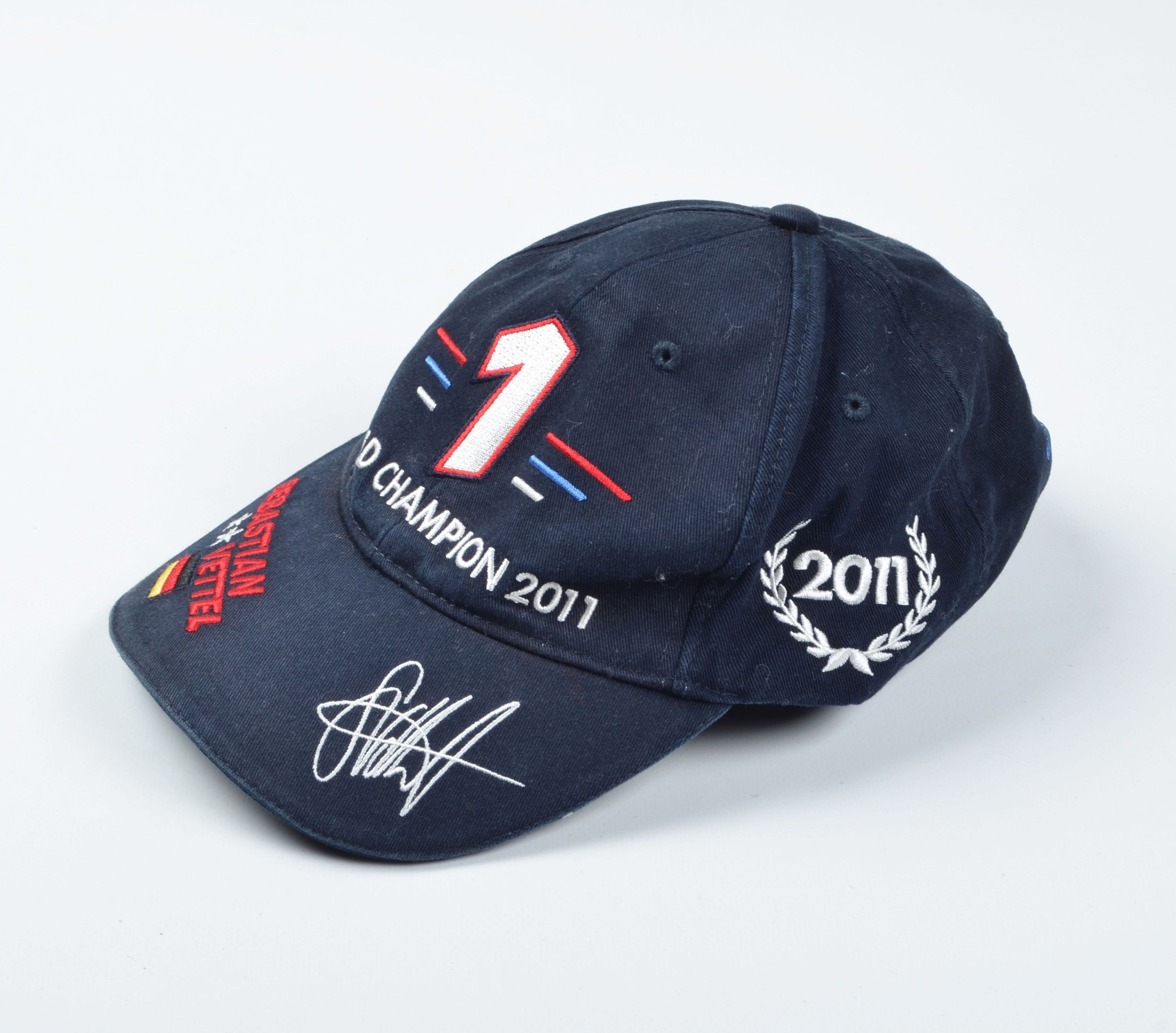帽子 redbull Sebastian Vettel 00s Beanie y2k Formula 1 × Red Bull 00s Red Bull Sebastian vettel Motorsport
