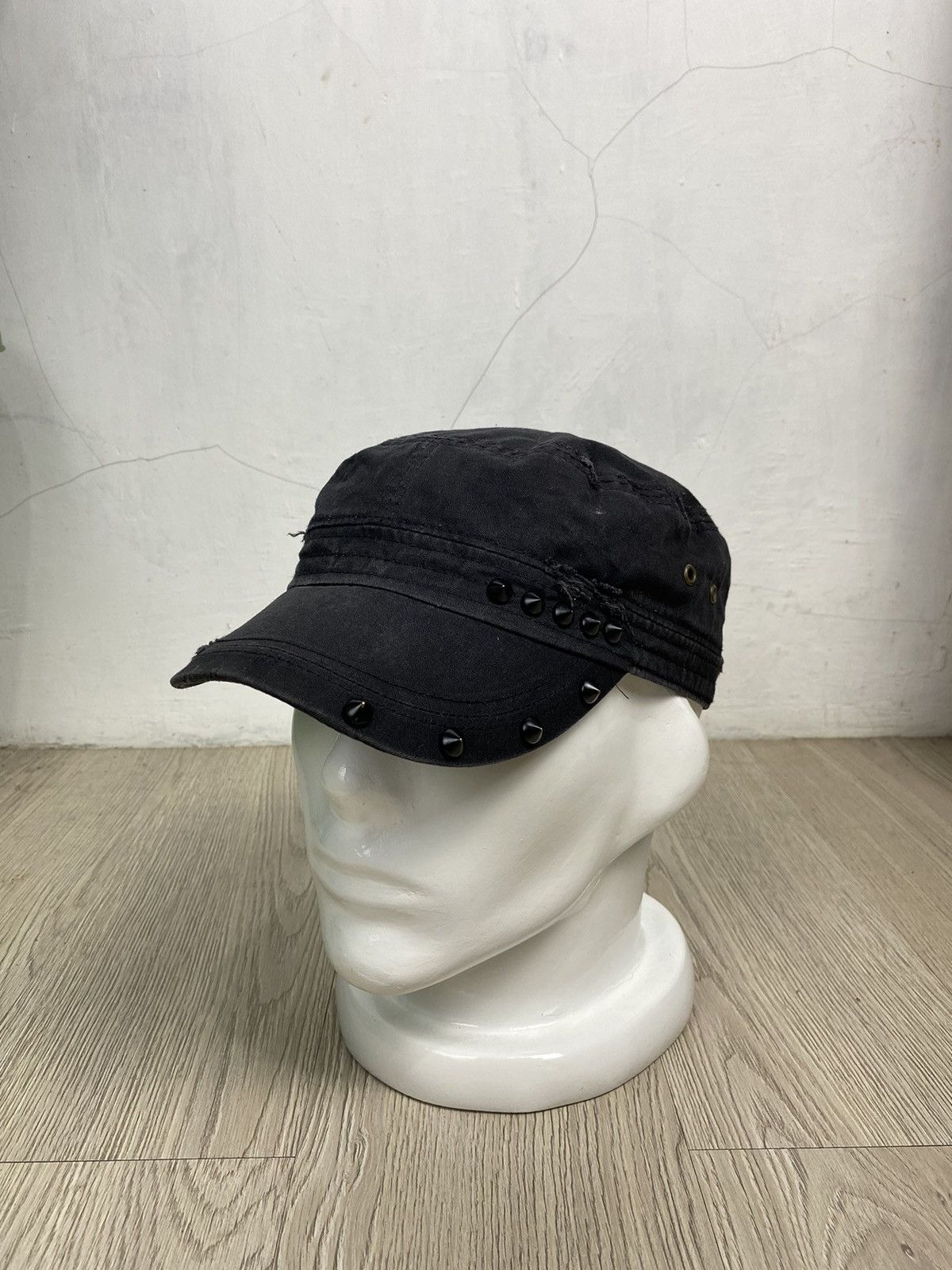 If Six Was Nine × Japanese Brand × Le Grande Bleu (L.G.B.) 2000s black studed ifsixwasnine style patrol cap Size ONE SIZE - 1 Thumbnail