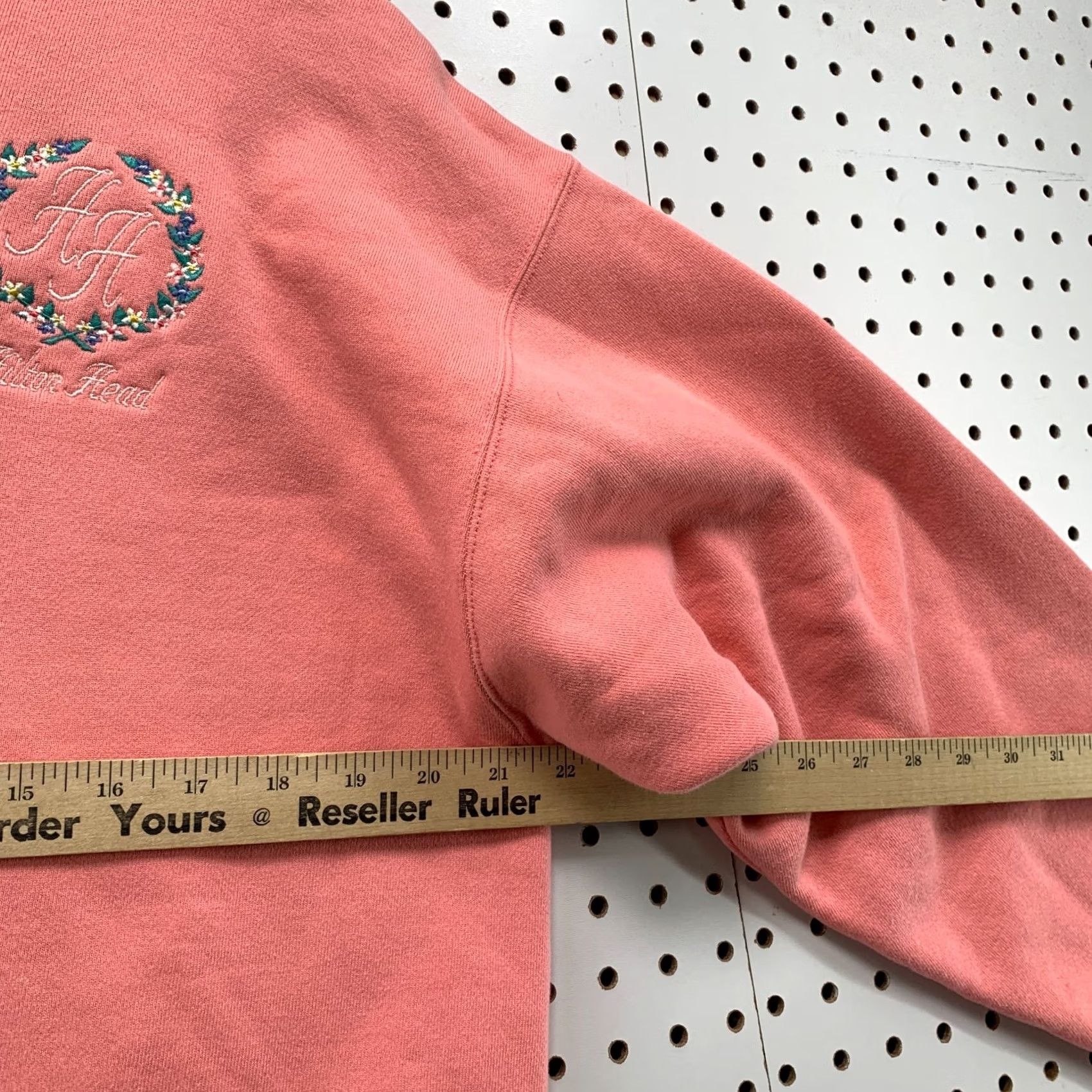 Vintage VINTAGE Hilton Head Sweatshirt Men Large Pink 90s Embroidered Crewneck USA 22x26 Size US L / EU 52-54 / 3 - 4 Thumbnail