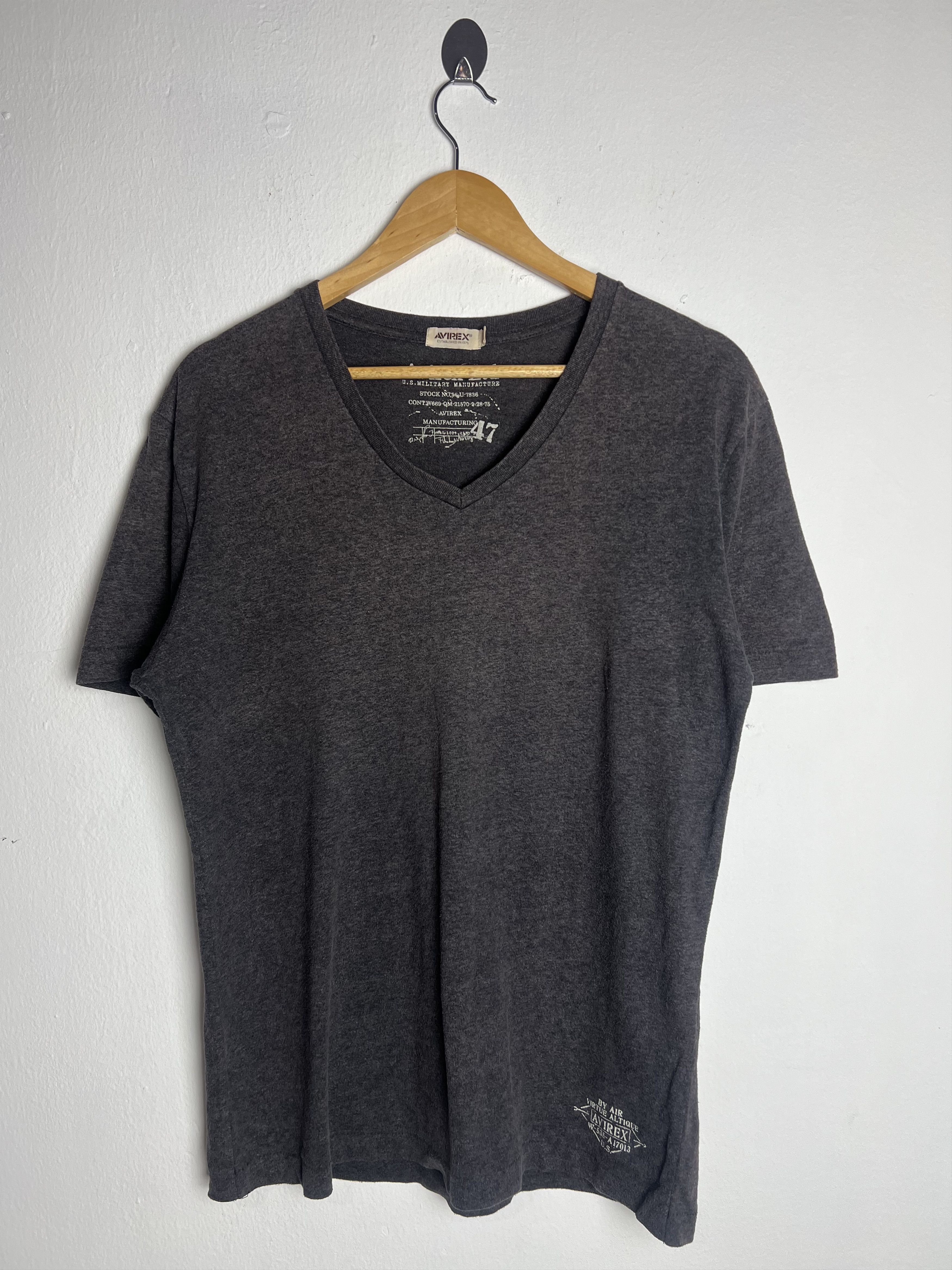 Avirex Avirex V Neck Tshirt Size US L / EU 52-54 / 3 - 1 Thumbnail