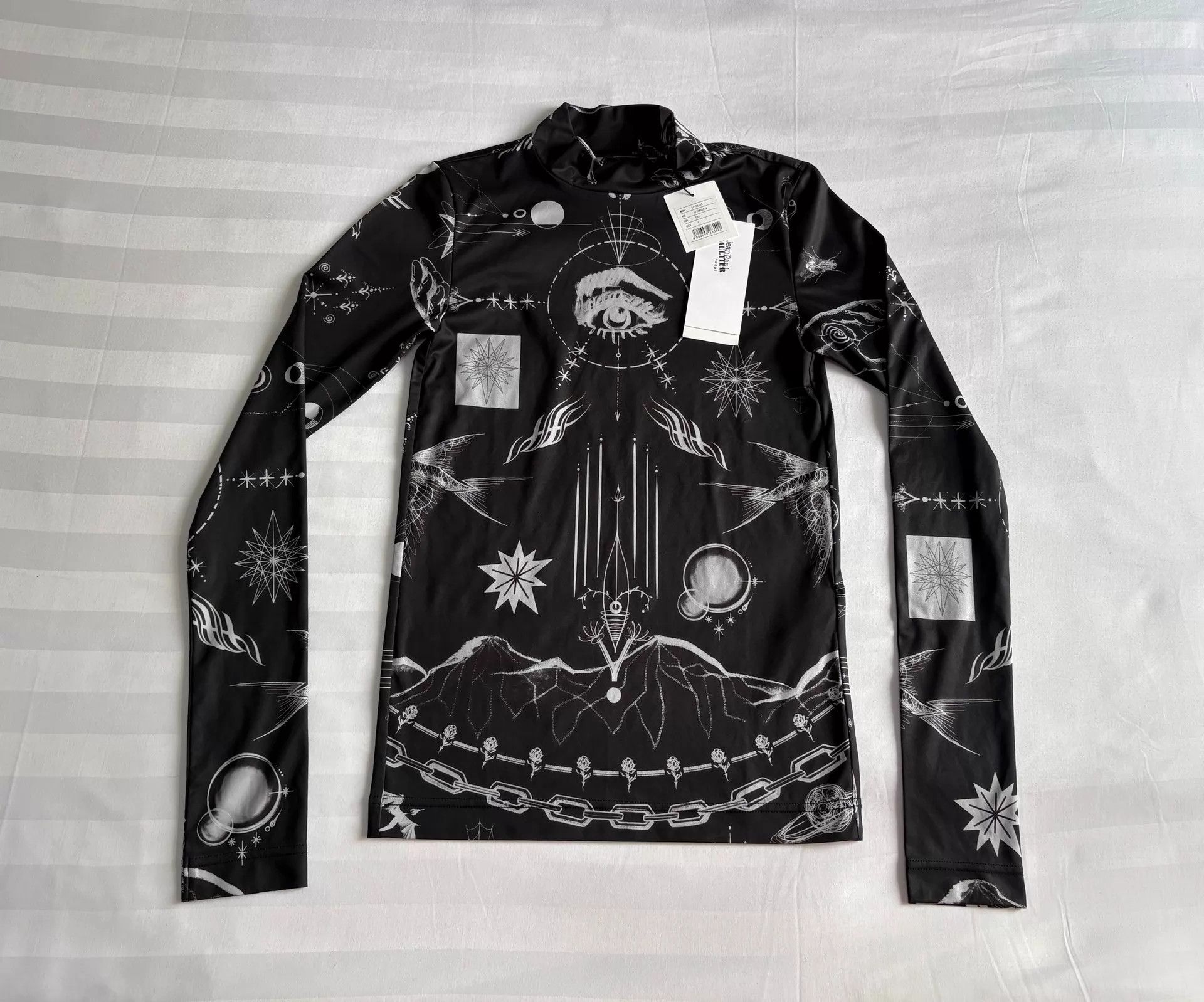 Jean Paul Gaultier Jean Paul Gaultier Sacai Tattoo Print Fitted Top 1 NWT Size S / US 4 / IT 40 - 1 Thumbnail