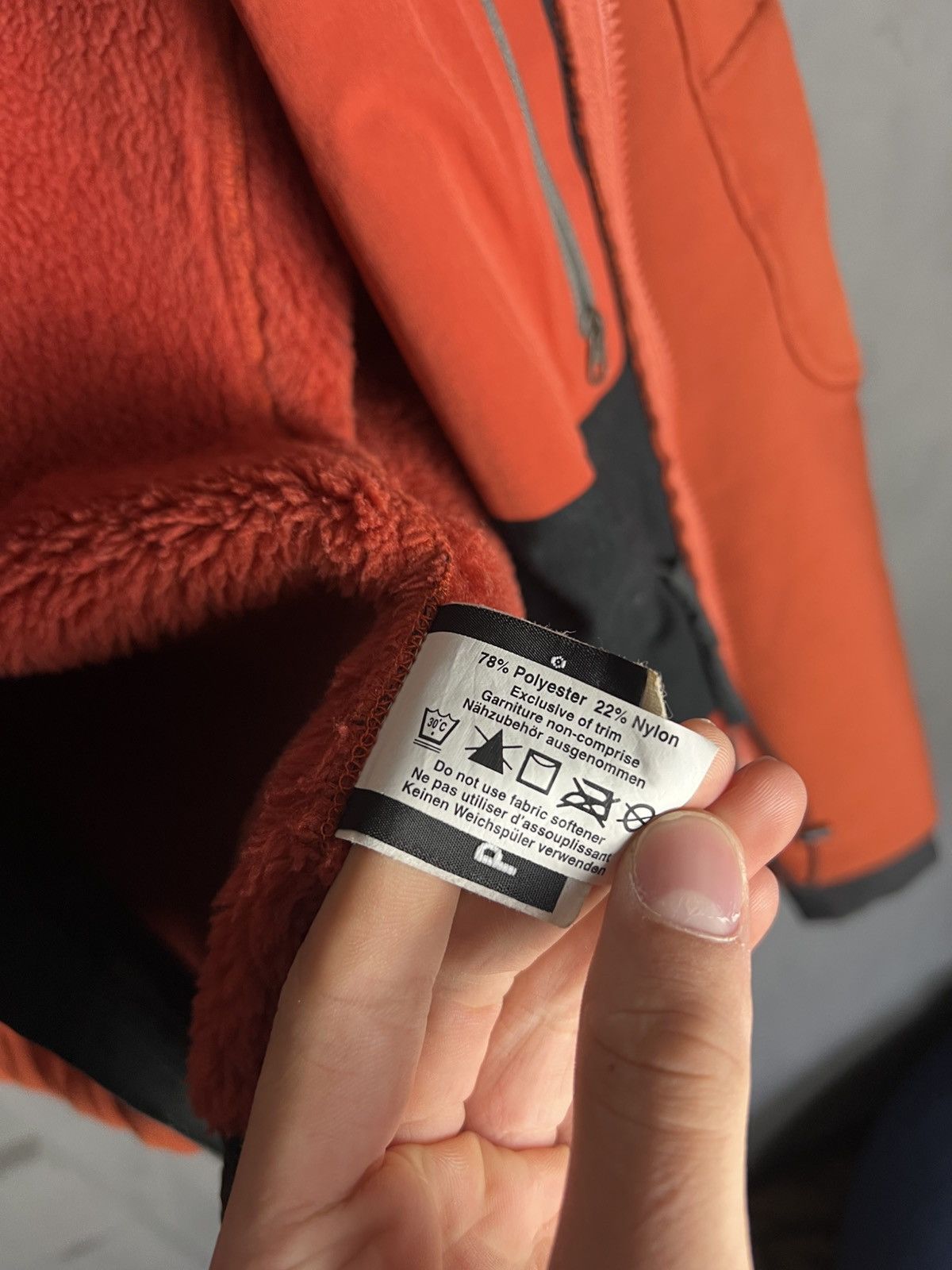 Arc'teryx Vintage Arcteryx Gamma Softshell Zip Up Jacket Womens Size S Size US S / EU 44-46 / 1 - 9 Thumbnail