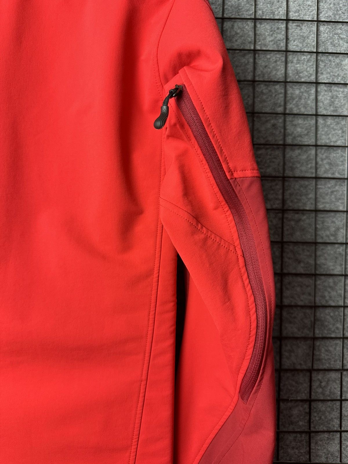 Other Vaude Outdoor Techwear Windproof Light Jacket Size L Size US L / EU 52-54 / 3 - 19 Thumbnail