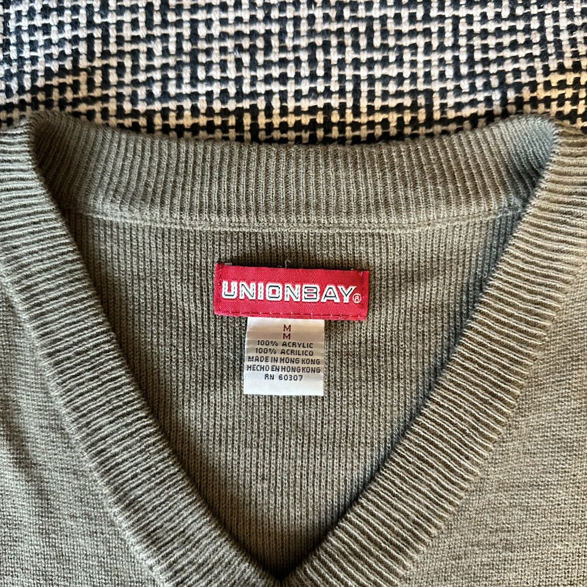 UNIONBAY Vintage Olive Green Sweater Vest Size US M / EU 48-50 / 2 - 3 Thumbnail