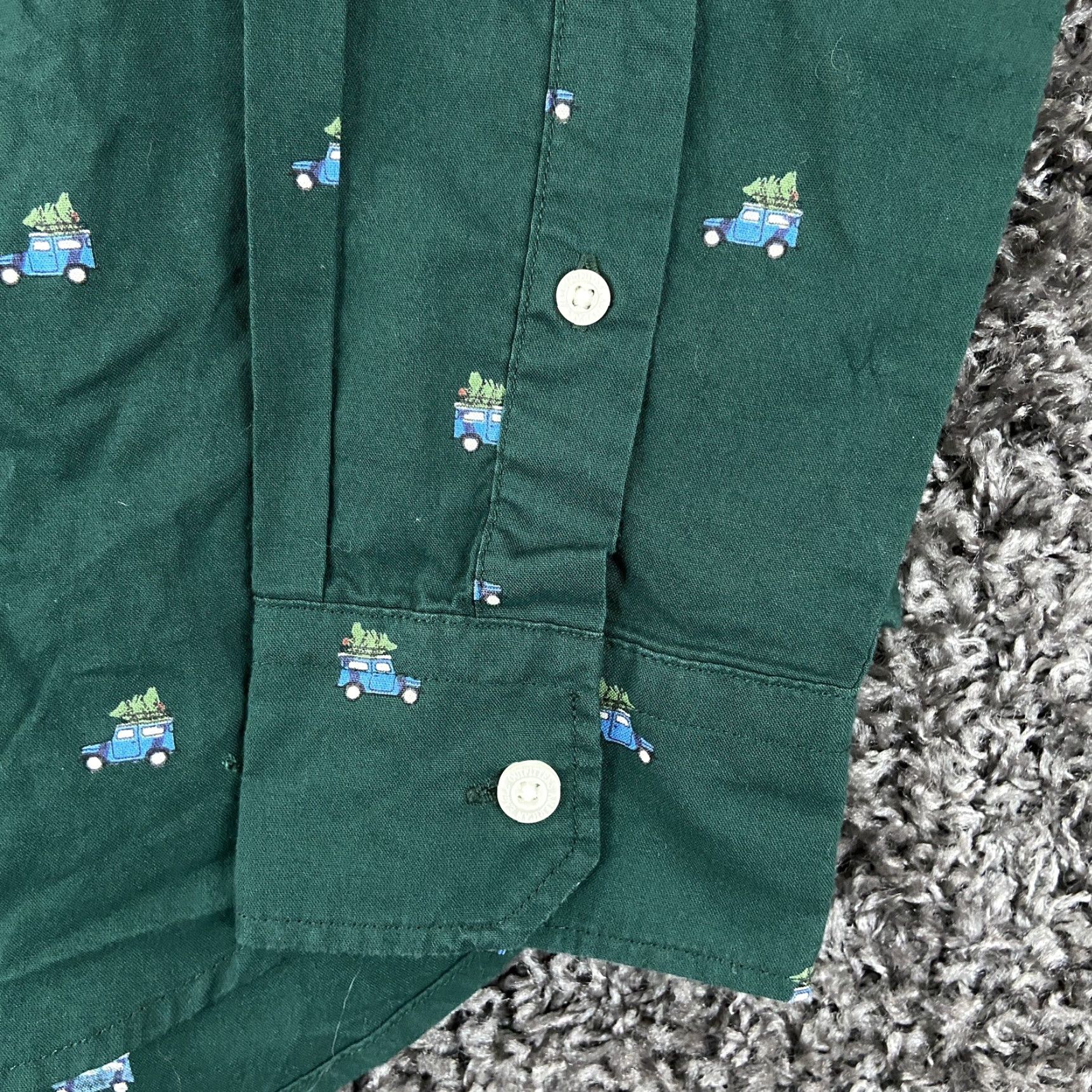 American Eagle Outfitters VINTAGE American Eagle Outfitters Men’s XS Green Cars With Christmas Trees Button-Down Button-Up Long Sleeve Shirt Christmas Men XS Green Pockets Size US XS / EU 42 / 0 - 4 Thumbnail