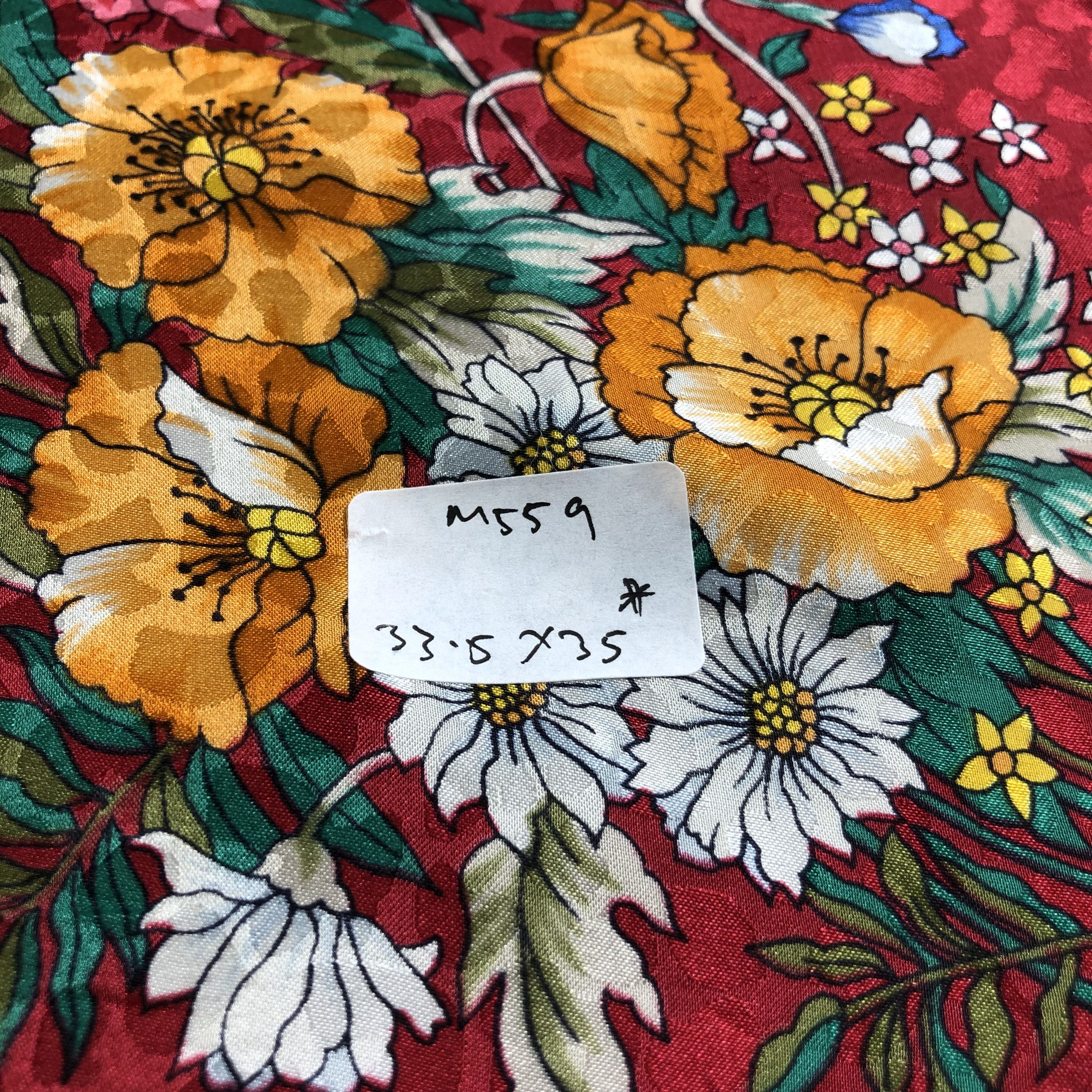 Japanese Brand Vintage Luxury Floral Silk Scarf M559 Size ONE SIZE - 6 Thumbnail