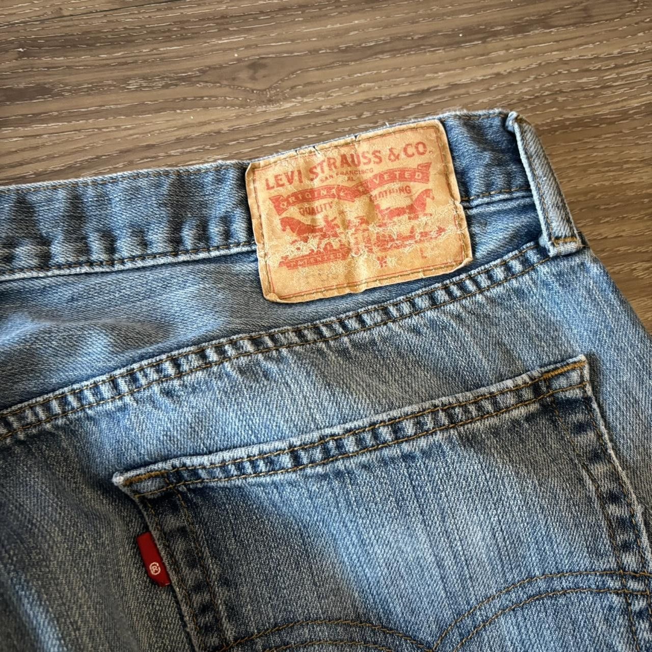 Levi's Crazy Vintage Y2K/2000s Medium Wash Levis Skater Denim Jeans! 36x34 Size US 36 / EU 52 - 7 Thumbnail