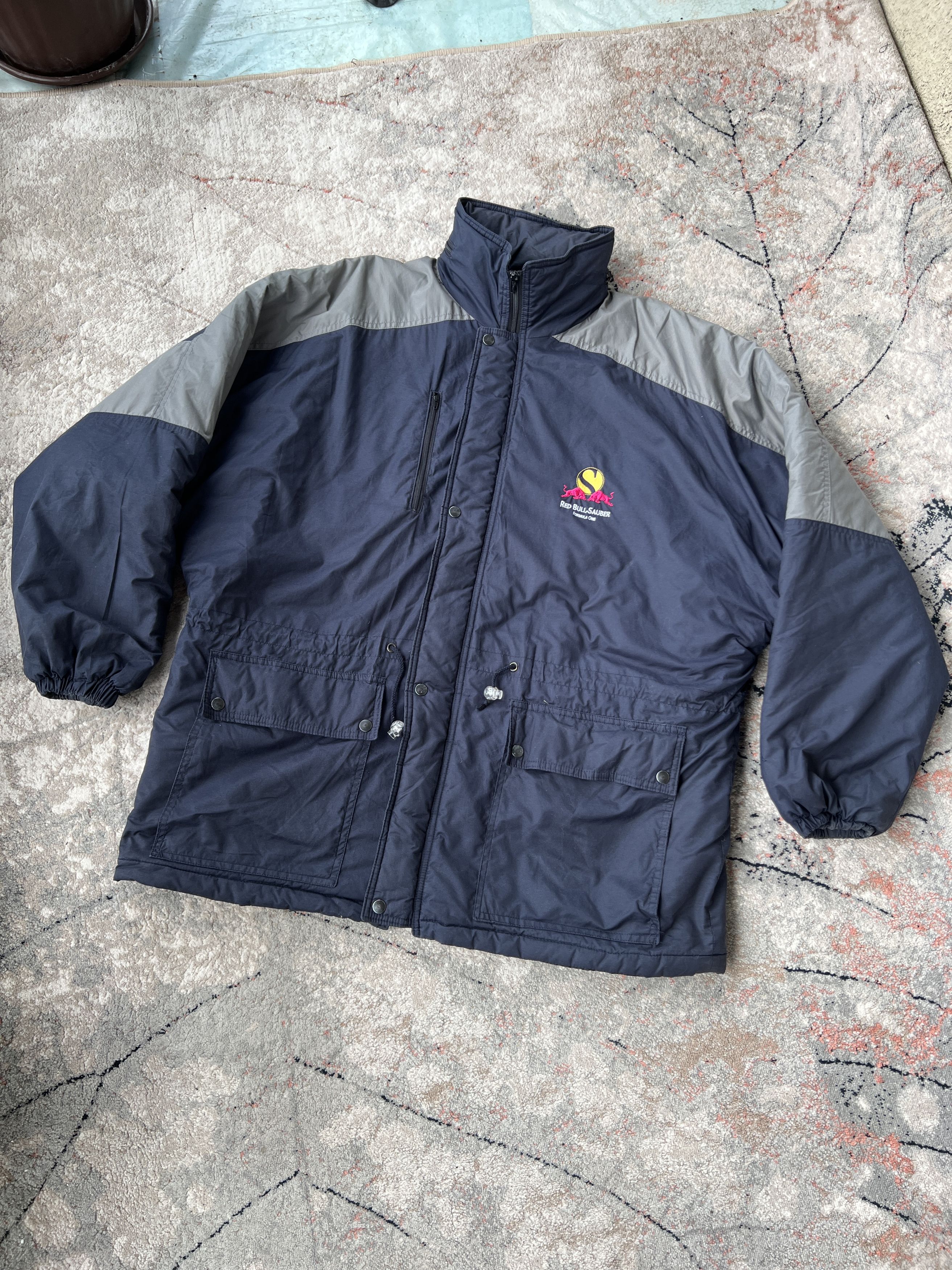 Formula 1 Red Bull Sauber Formula One With Signature Vintage Jacket Size US XL / EU 56 / 4 - 1 Thumbnail