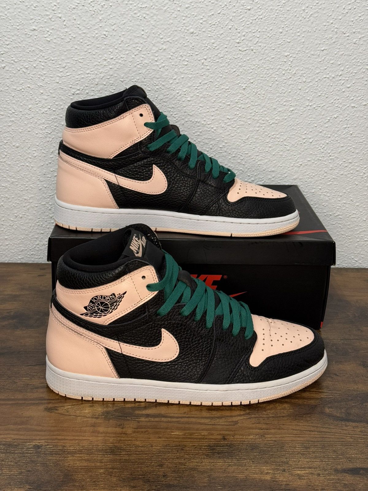 Jordan Brand × Nike Nike Air Jordan 1 Retro High Black Crimson Tint size 9.5 Size US 9.5 / EU 42-43 - 7 Thumbnail