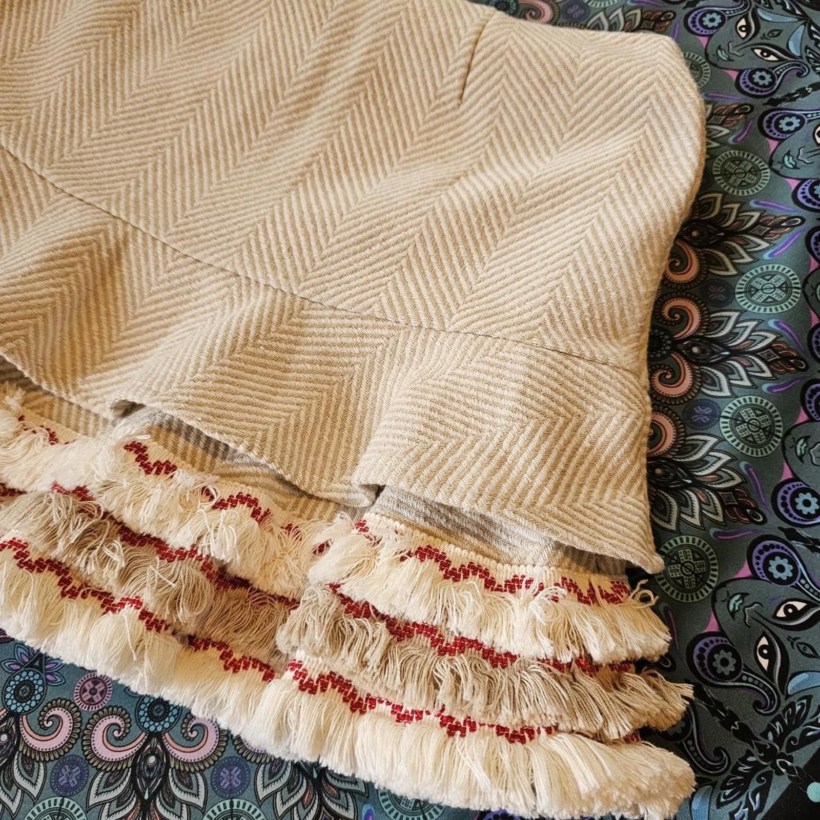 Designer Women's Cream and Red Free the Roses Skirt Size 28" / US 6 / IT 42 - 3 Thumbnail