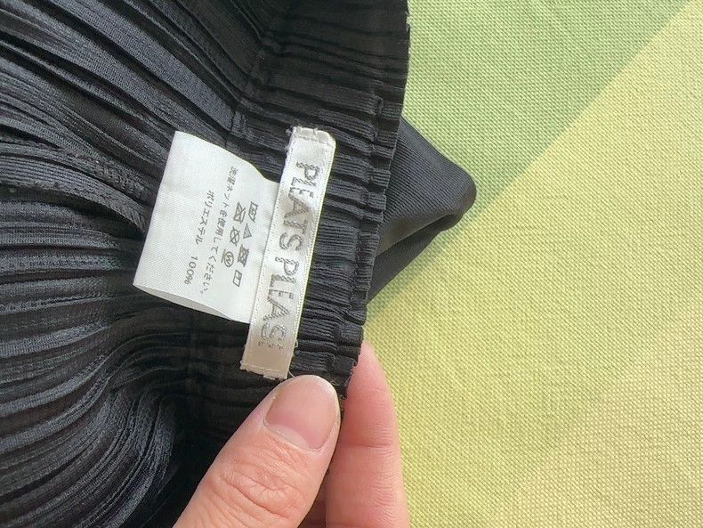Issey Miyake Issey Miyake size:1 Black pleated pants Size 42" / US 20 - 2 Thumbnail