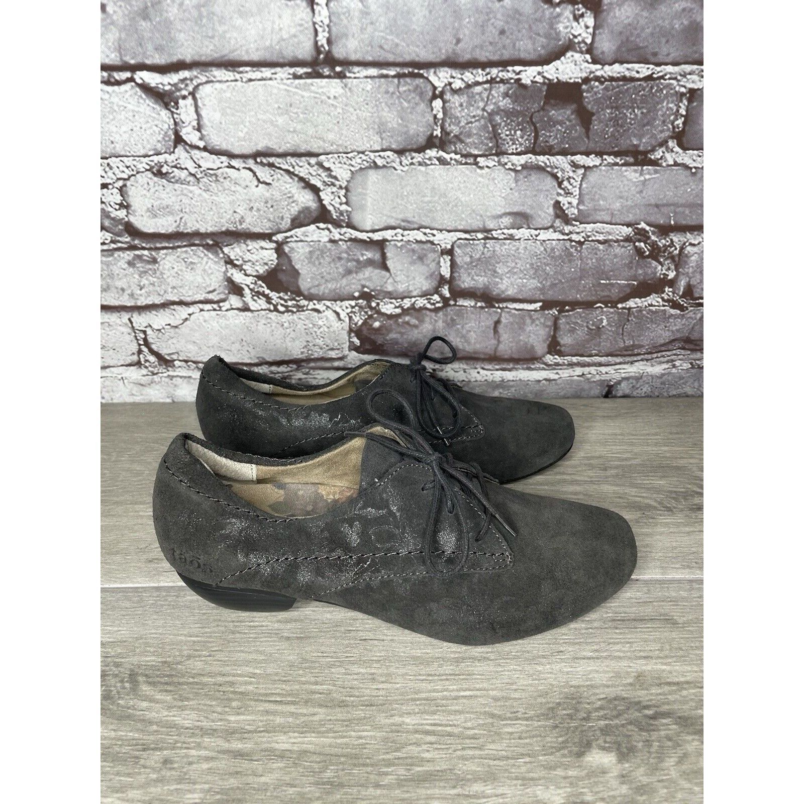 Other Taos Gray Suede Cobbler Lace Up Oxford Metallic Floral Women Size US 7.5 / IT 37.5 - 4 Thumbnail