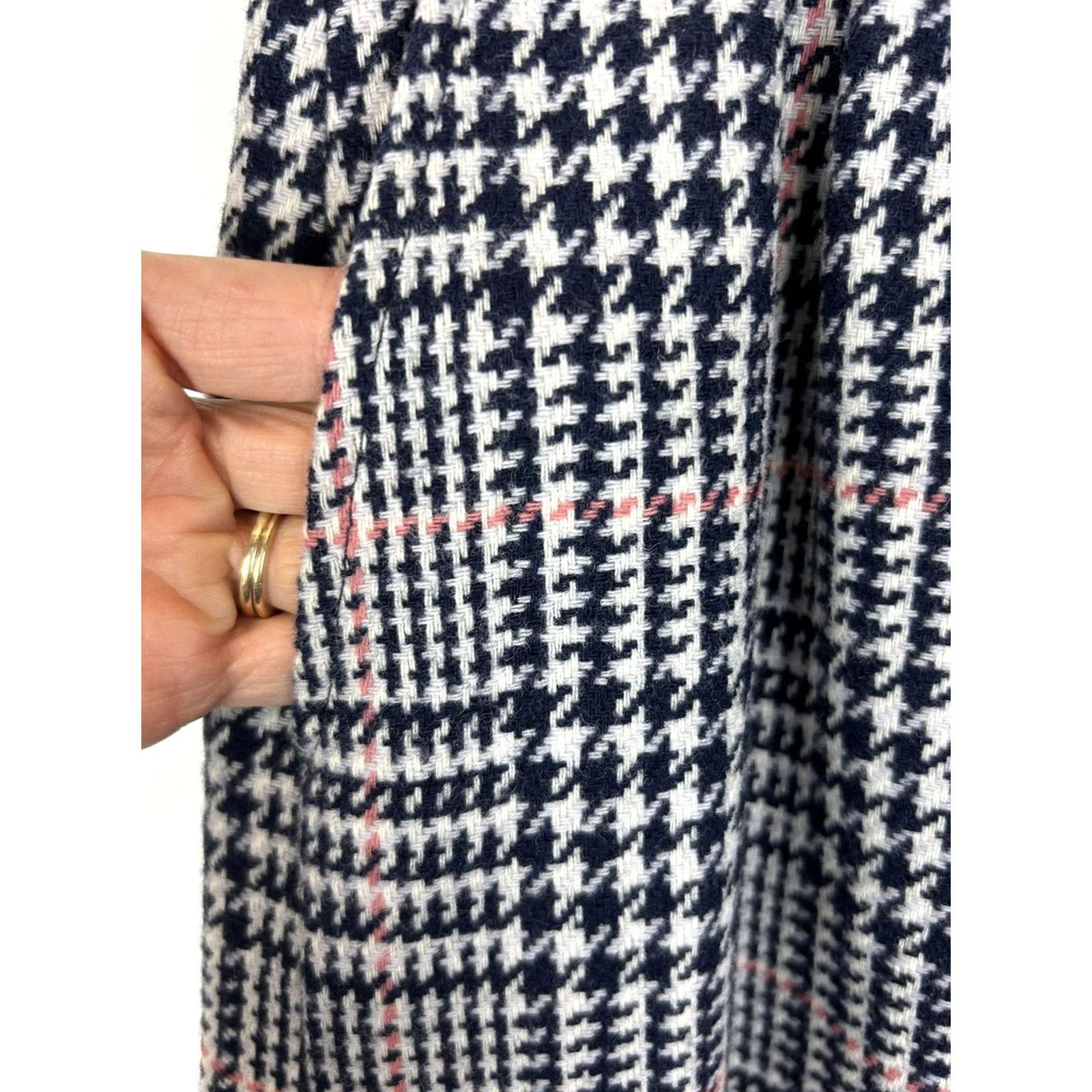 Pendleton VINTAGE Pendleton Skirt Womens 4 100% Wool Houndstooth Navy White Pockets Y2K 1980s Business Womens Size 27" / US 4 / IT 40 - 4 Thumbnail