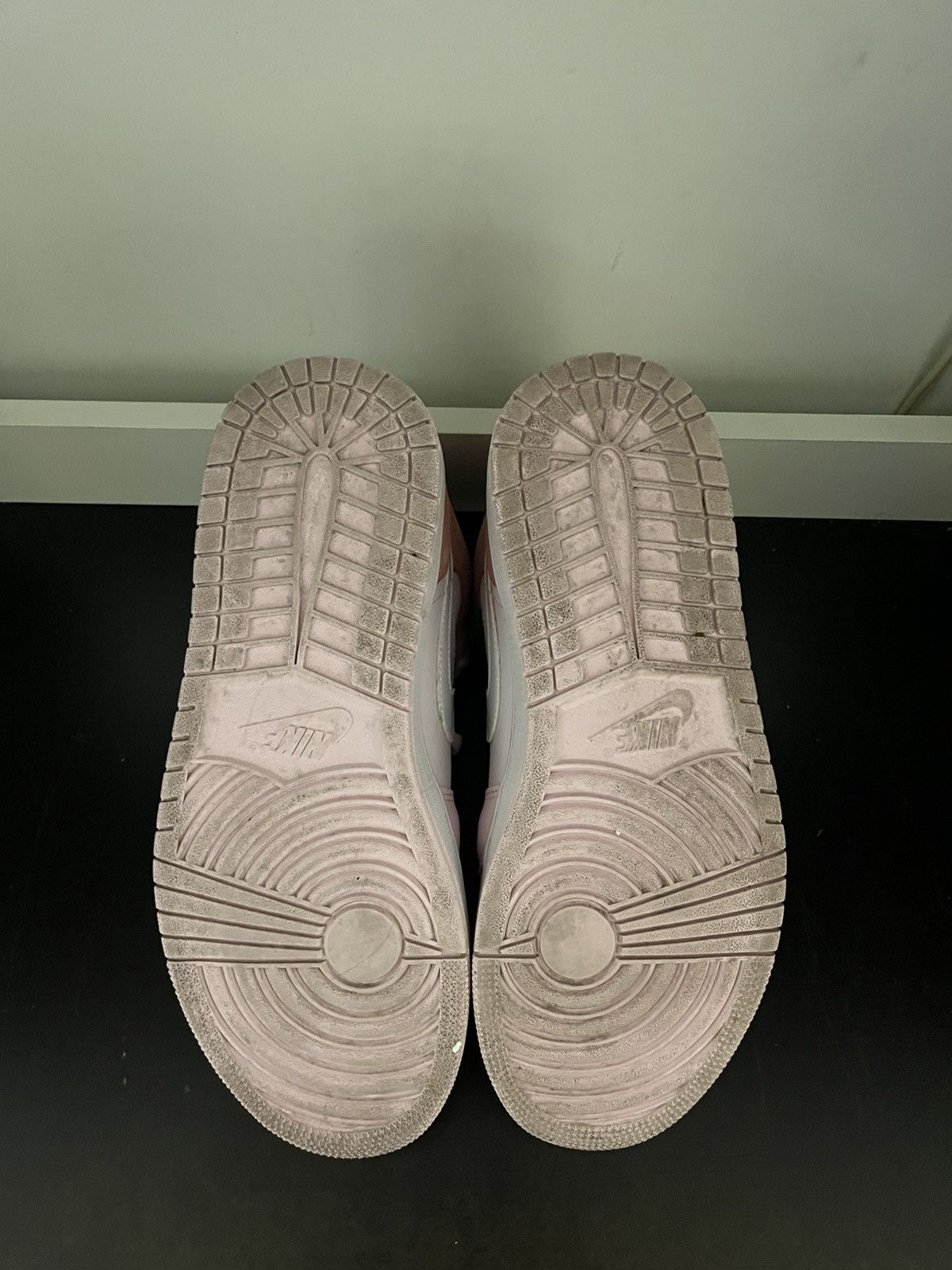 Jordan Brand Air Jordan 1 Mid Digital Pink Women’s 10.5 CW5379-600 Size US 10.5 / IT 40.5 - 7 Thumbnail