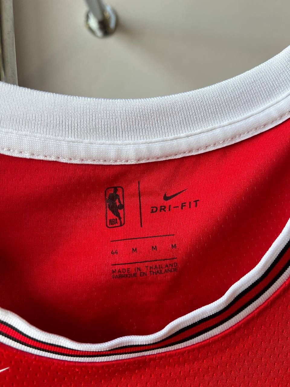 NBA 2021 CHICAGO BULLS #24 MARKKANEN BASKETBALL JERSEY NBA NIKE Size US M / EU 48-50 / 2 - 5 Thumbnail