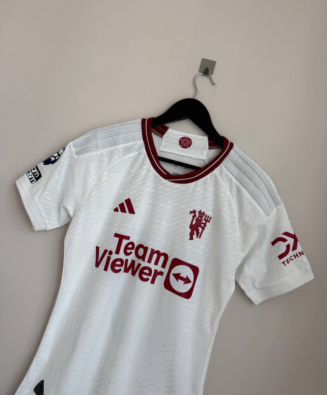 Adidas Adidas Manchester United football shirt Jersey #17 Garnacho Size US S / EU 44-46 / 1 - 3 Thumbnail
