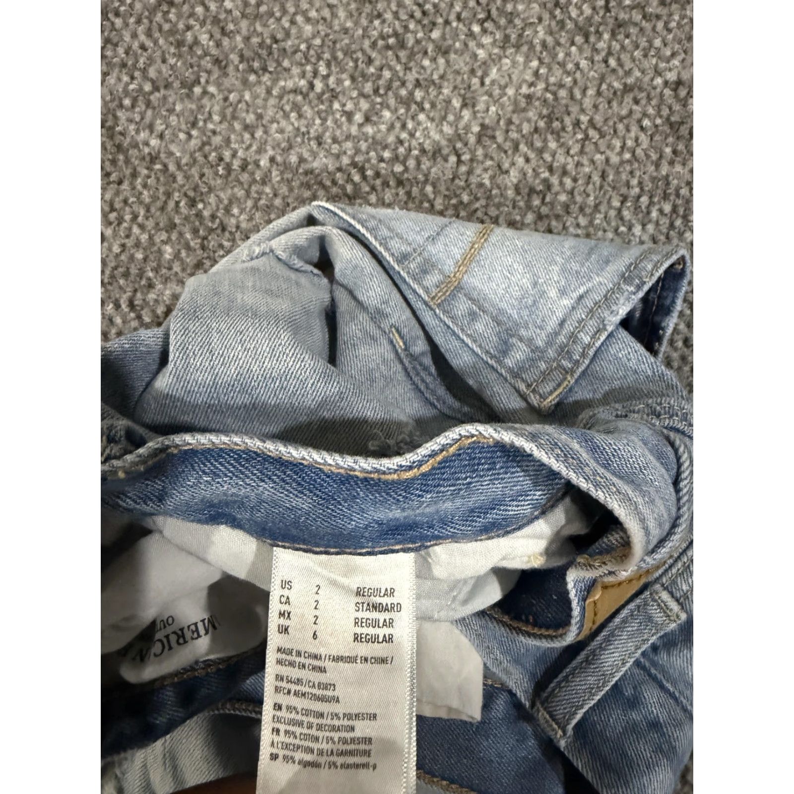 American Eagle Outfitters VINTAGE? No — American Eagle Outfitters Jeans Womens 2 Light Wash High Rise Mom Distressed Size 26" / US 2 / IT 38 - 7 Thumbnail