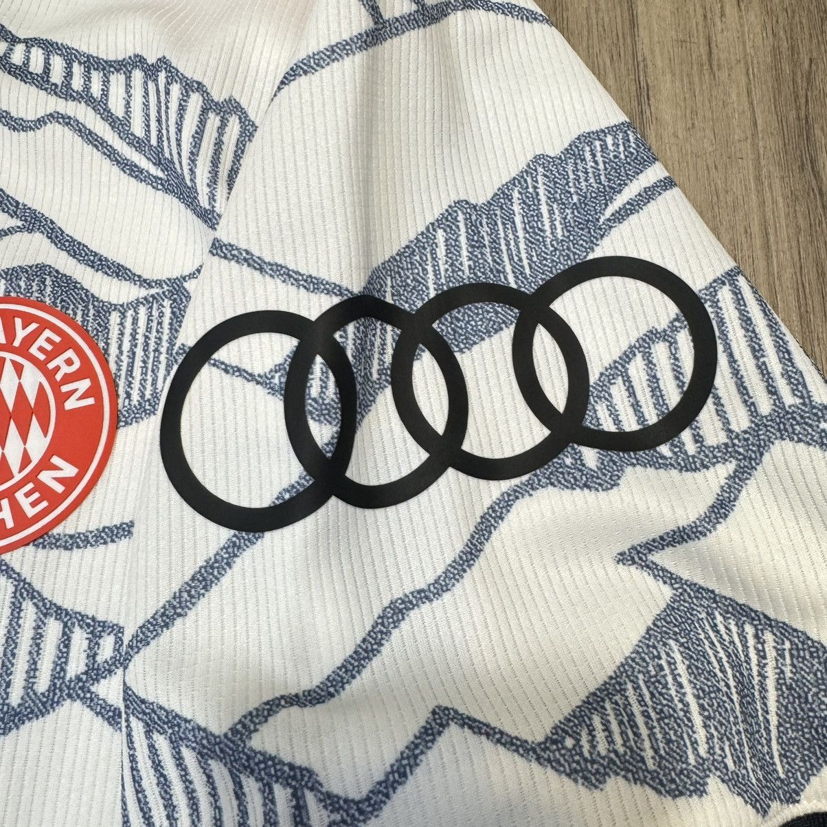 Sports Specialties Bayern Munich 21/22 C/L third away shirt #25 Muller Size US XL / EU 56 / 4 - 7 Thumbnail