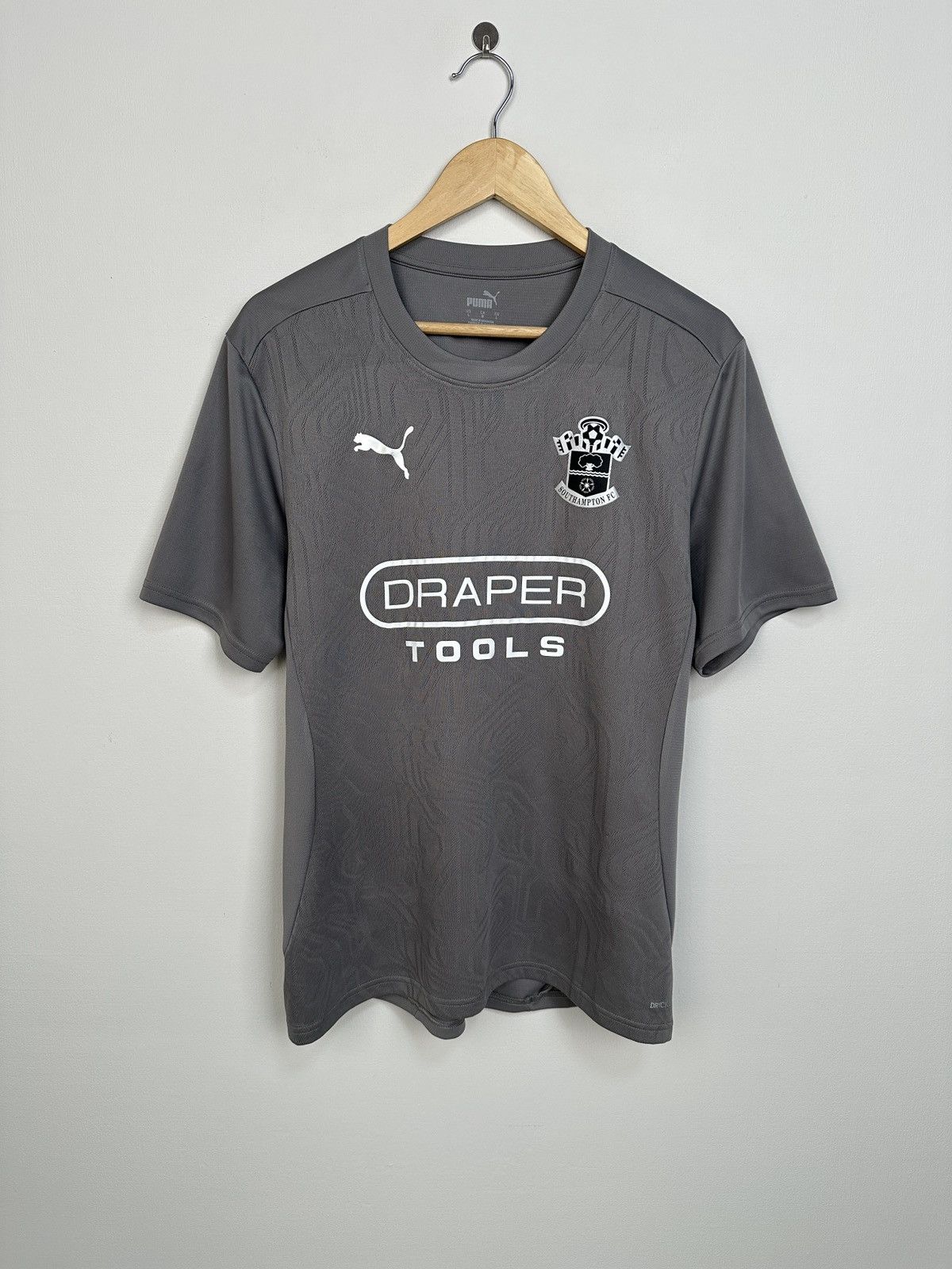 Puma SOUTHAMPTON FC 24/25 Grey Puma Training Football Shirt Men’s Size US L / EU 52-54 / 3 - 1 Thumbnail