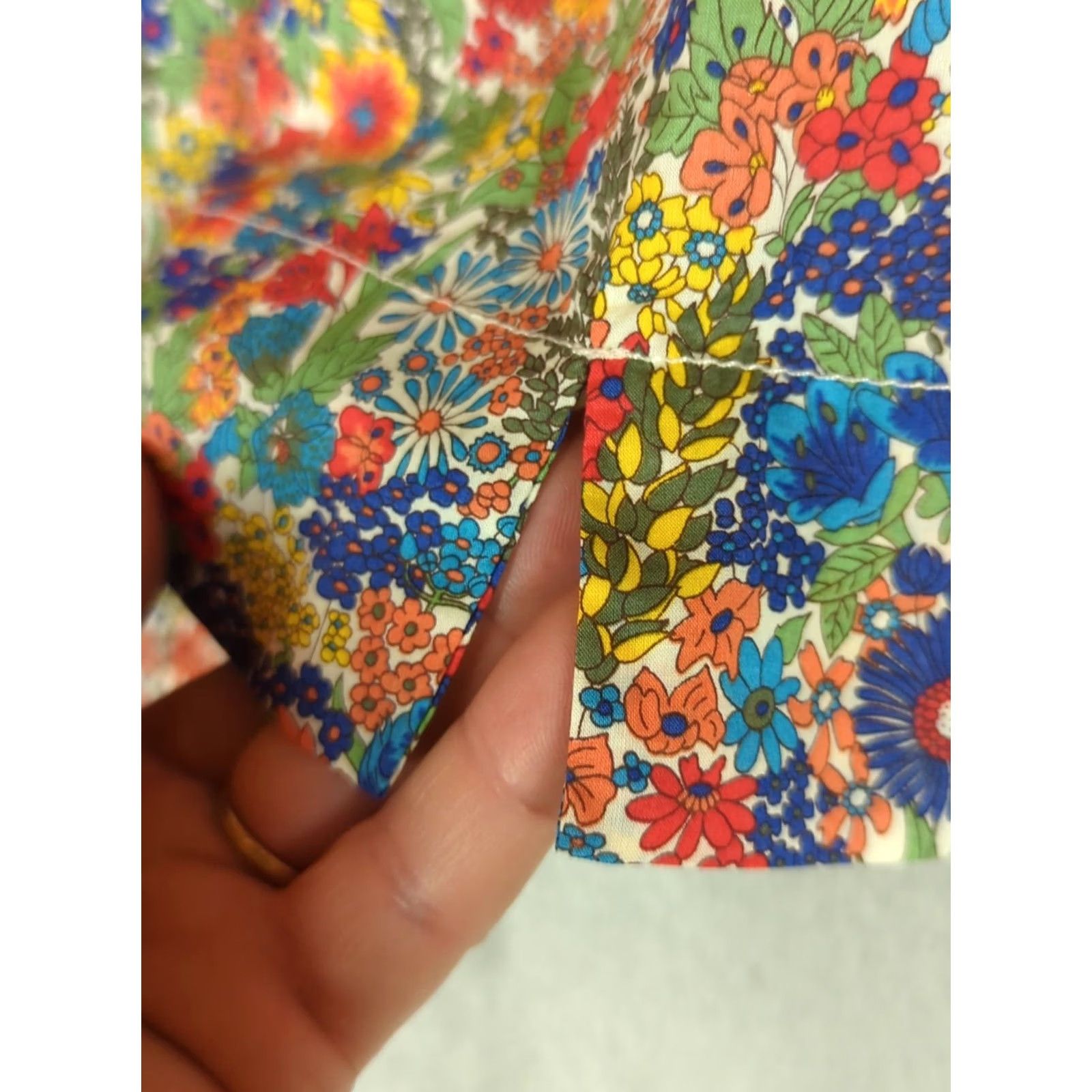 J.Crew J.CREW Cotton Poplin Top in Liberty Margaret Annie Floral Print Womens XXS Multicolor Flutter Sleeve Round Neck Casual Shirt Blouse Size XXS / US 00 / IT 34 - 7 Thumbnail