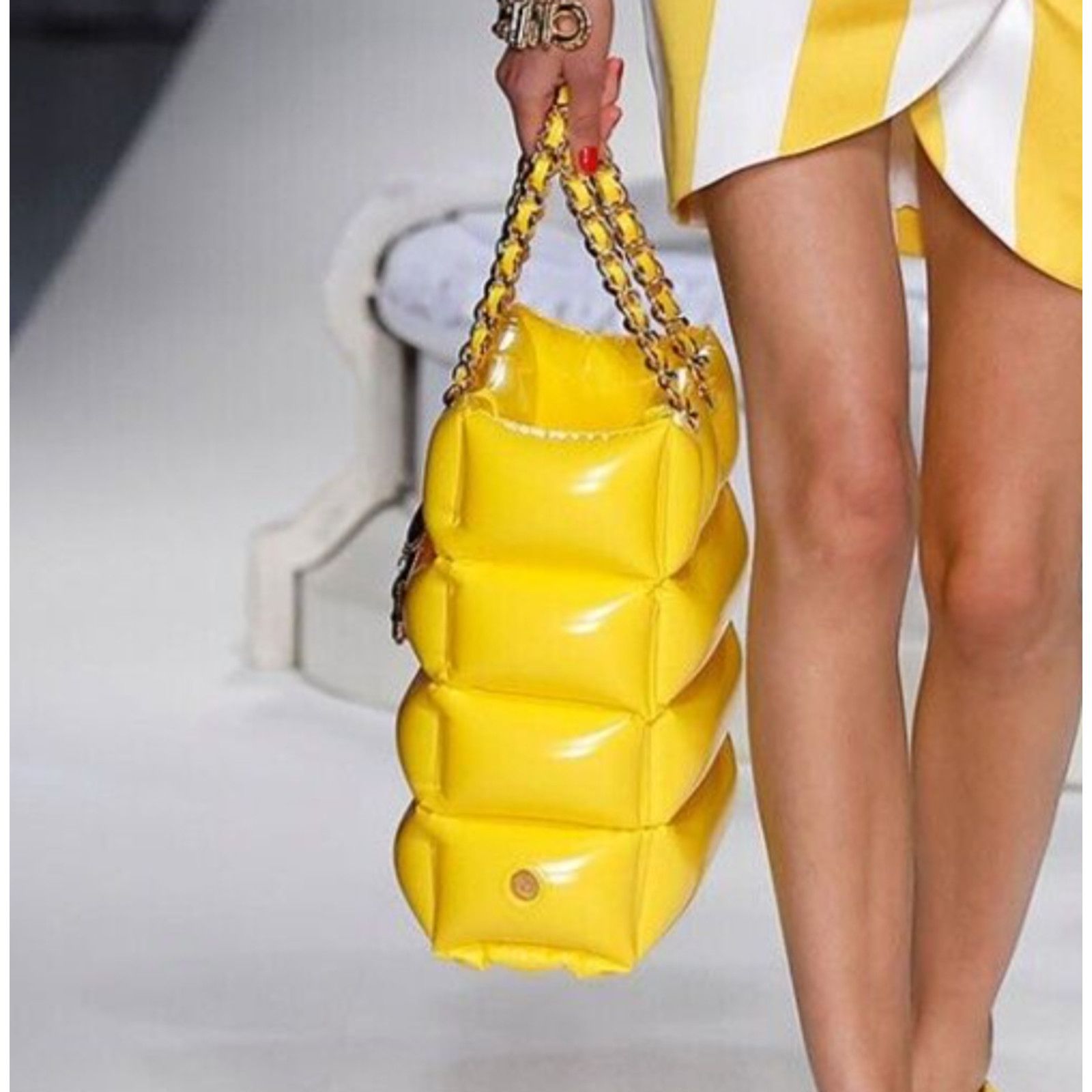 Moschino SS23 Moschino Yellow Inflatable Pool Float PVC Tote Bag Size ONE SIZE - 4 Thumbnail