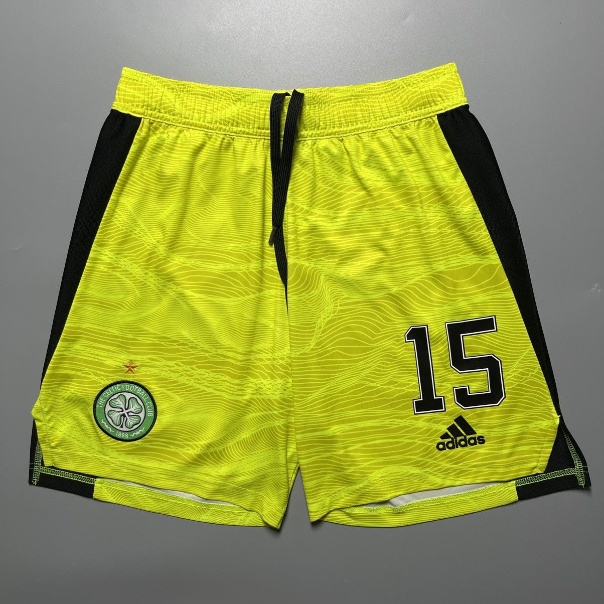 Adidas CELTIC ADIDAS 2021/2022 FOOTBALL GOALKEEPER SHORTS #15 HART Size US 34 / EU 50 - 1 Thumbnail