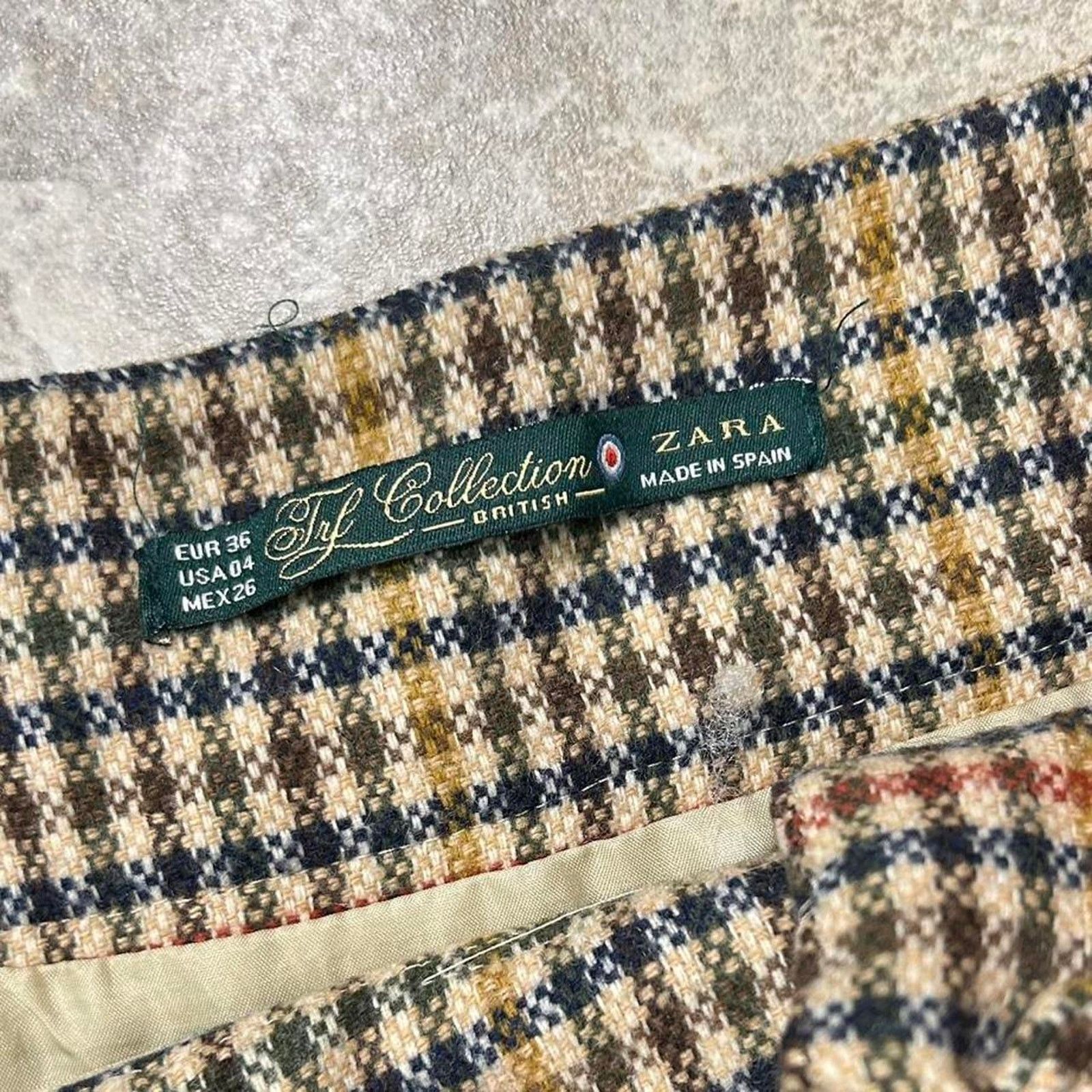 Zara Mini Womens 4 Plaid Gingham Zara Skirt with Buckle Detail Size 27" / US 4 / IT 40 - 2 Thumbnail