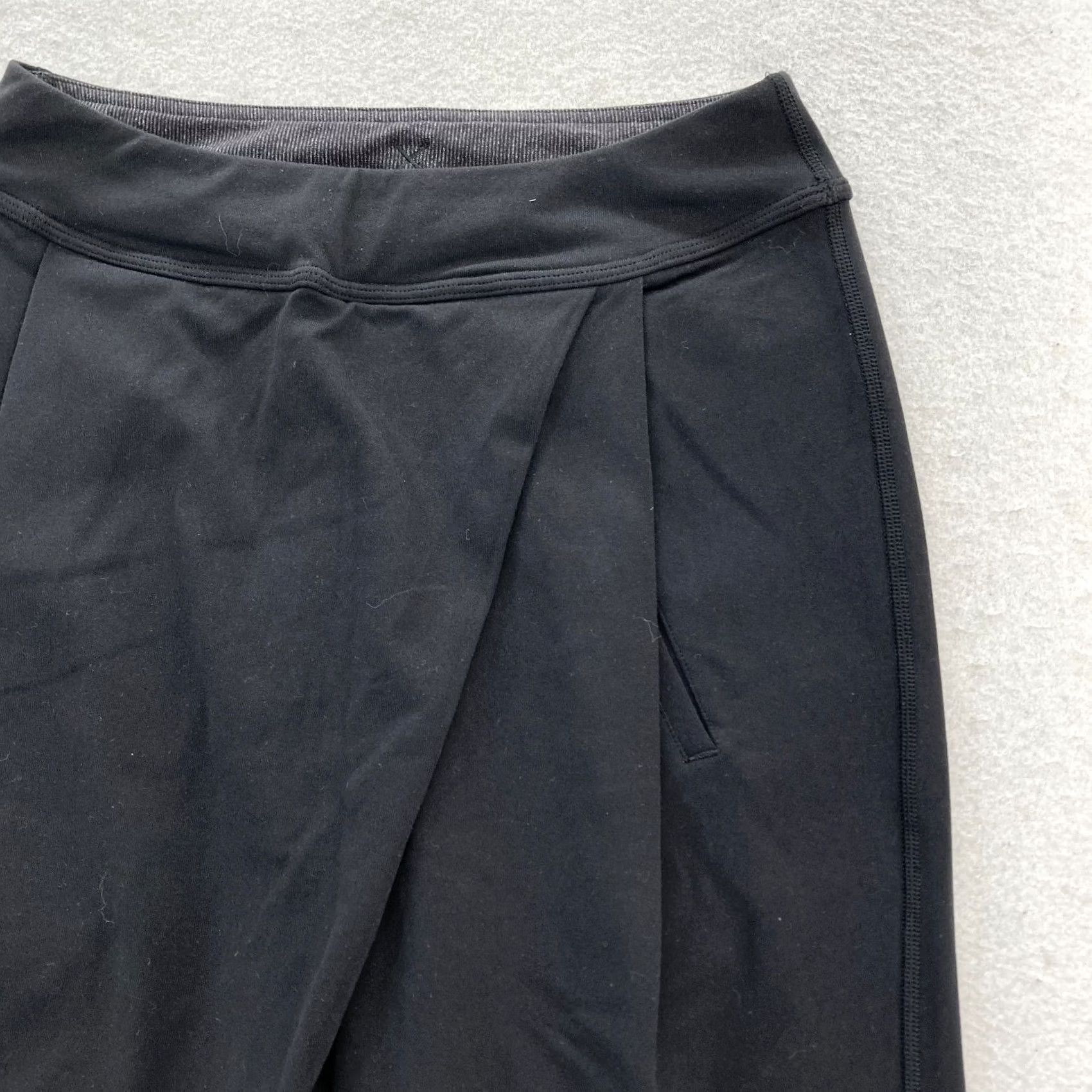 Lululemon Lululemon It’s a Wrap Pant Women's 6 Black Stretch Pull On Skinny Ankle Yoga Gym Size 42" / US 20 - 4 Thumbnail