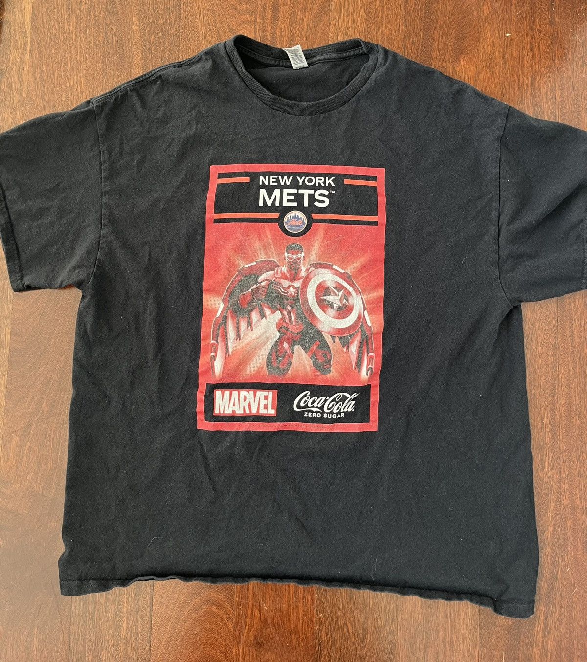 Gildan × MLB × Marvel Comics Gildan New York Mets X Marvel X Coca-Cola T-Shirt XL Size US XL / EU 56 / 4 - 1 Thumbnail