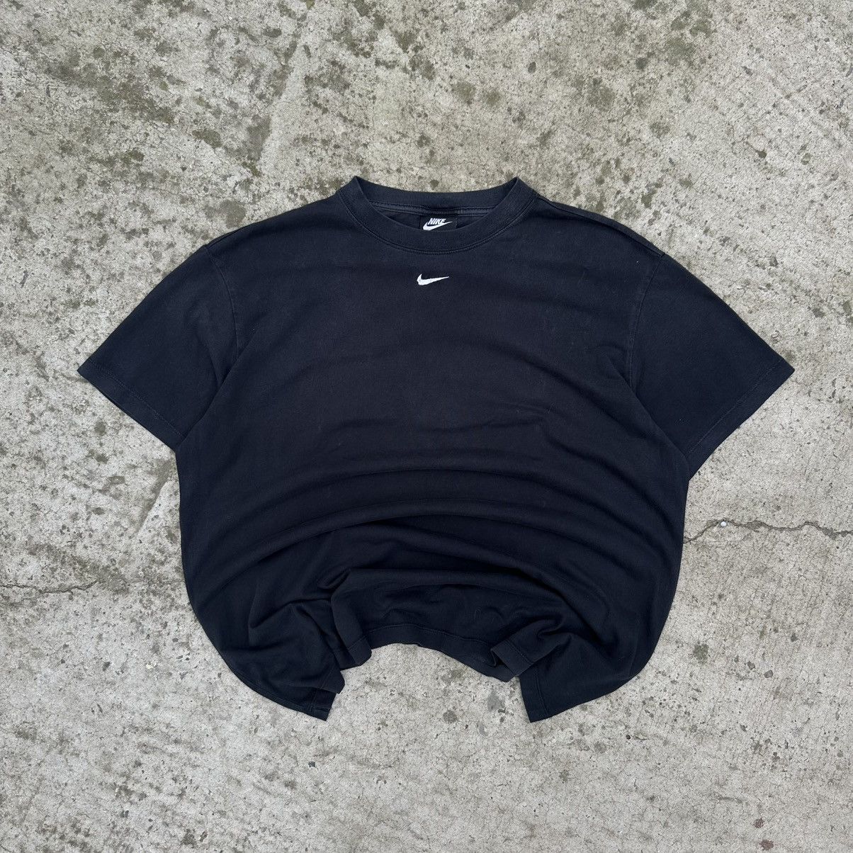 Nike Vintage Nike T-shirts Centre Logo Y2K 00s USA Size US L / EU 52-54 / 3 - 1 Thumbnail