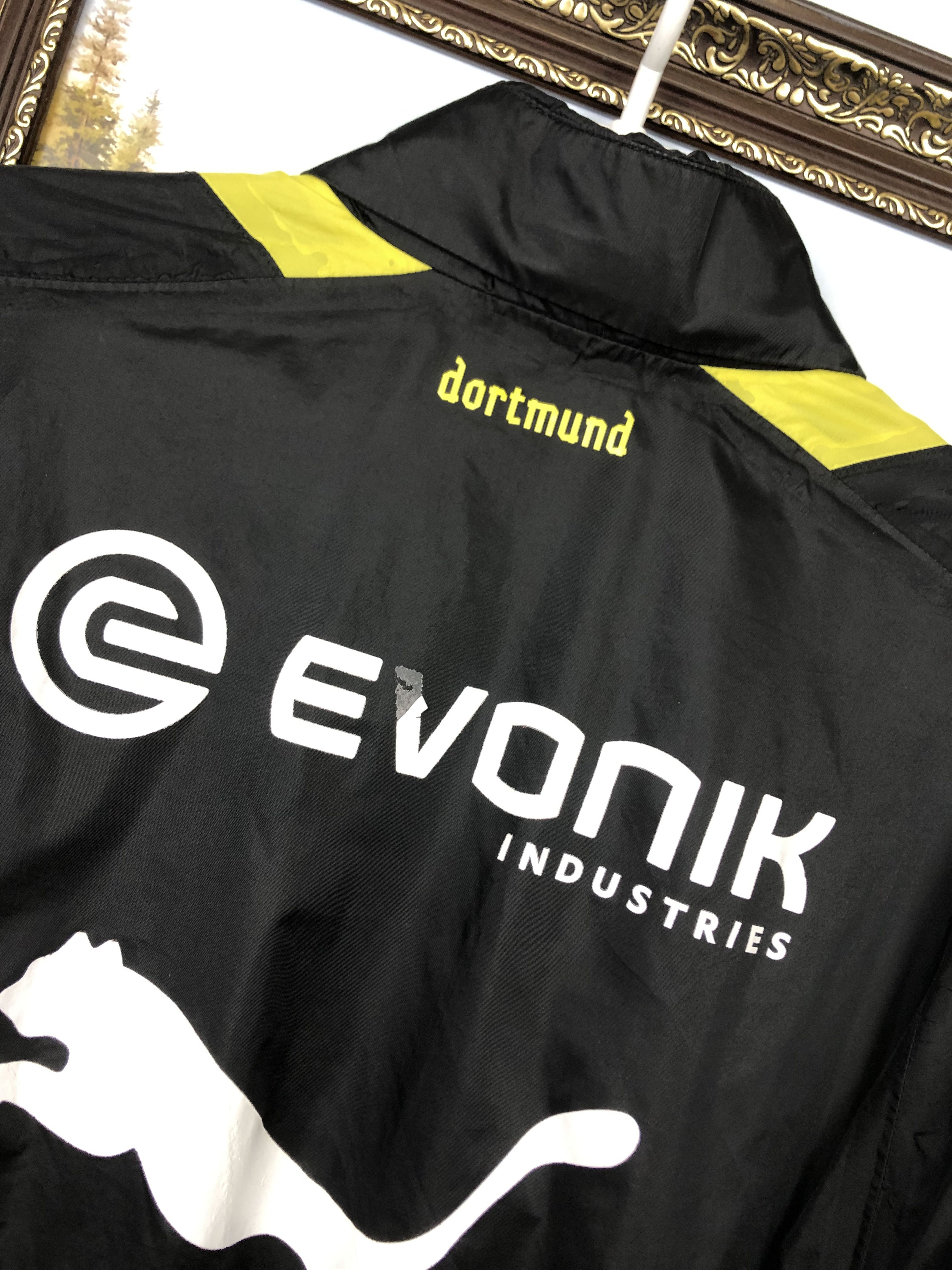 Puma Vintage Puma Borussia Dortmund Football Jacket Train Soccer Size US M / EU 48-50 / 2 - 13 Thumbnail