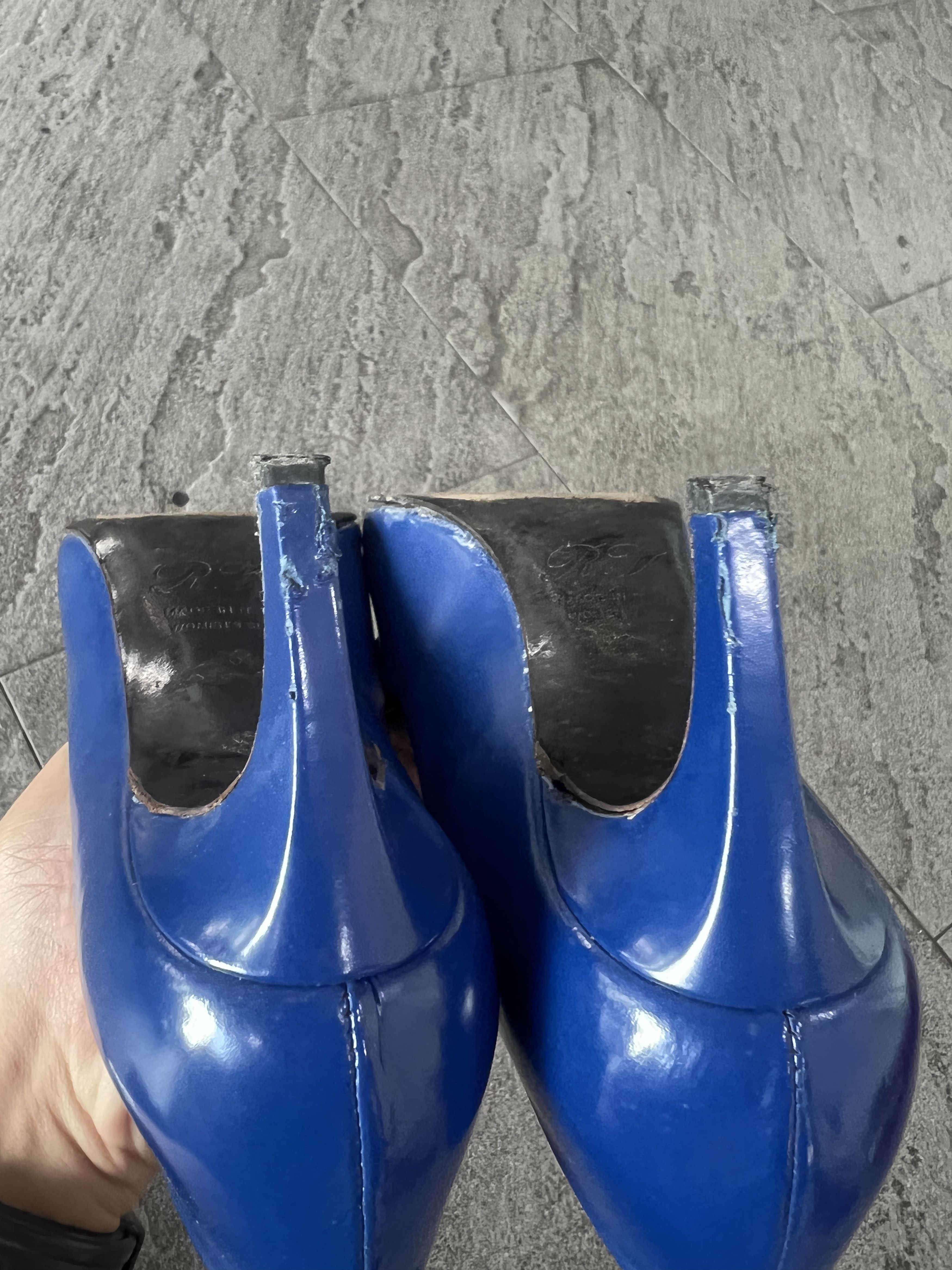 Roger Vivier Roger Vivier Buckle Heels Blue Patent Pumps Size US 6 / IT 36 - 8 Thumbnail